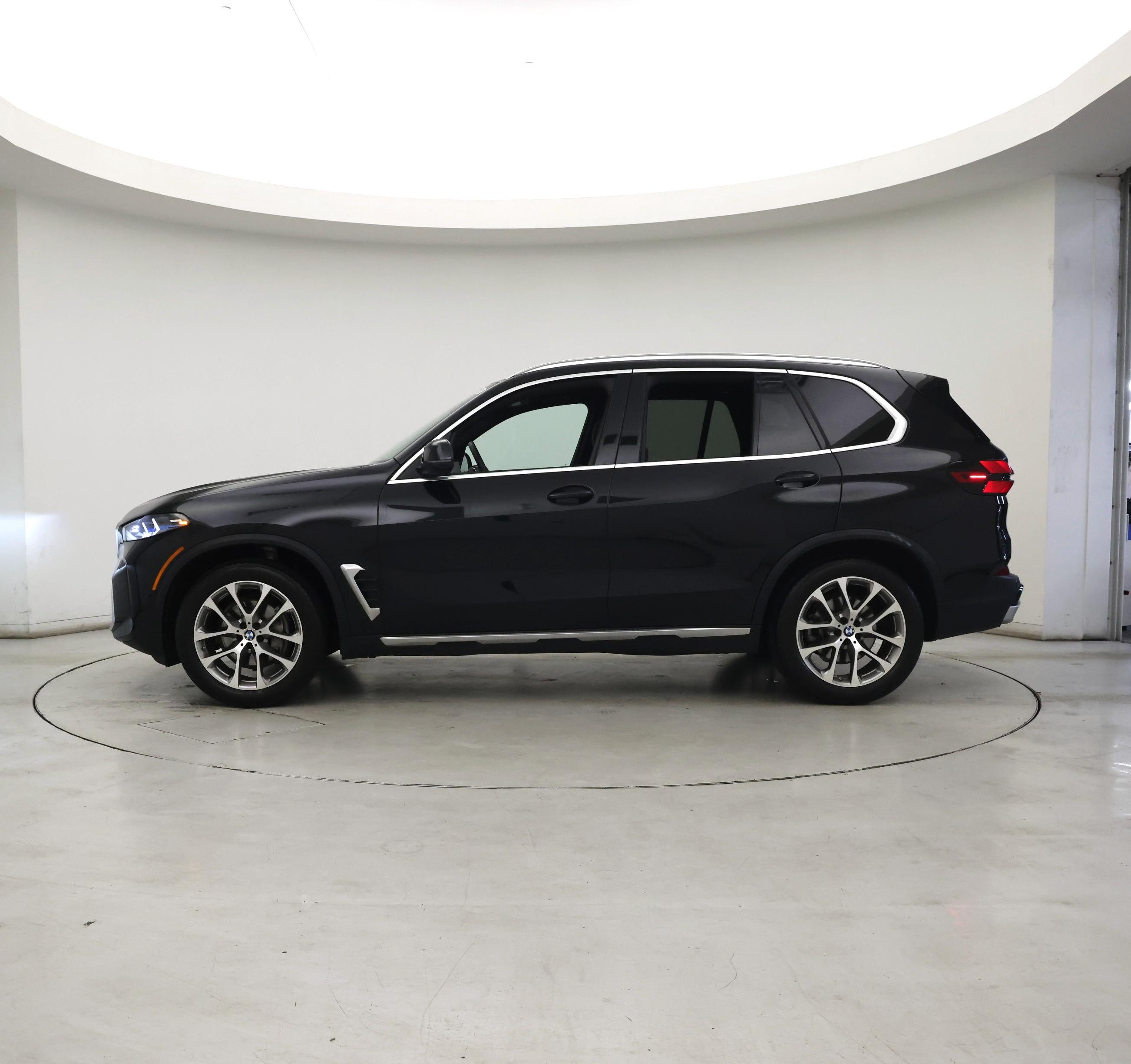 Thumbnail: 2025 BMW X5 - 3
