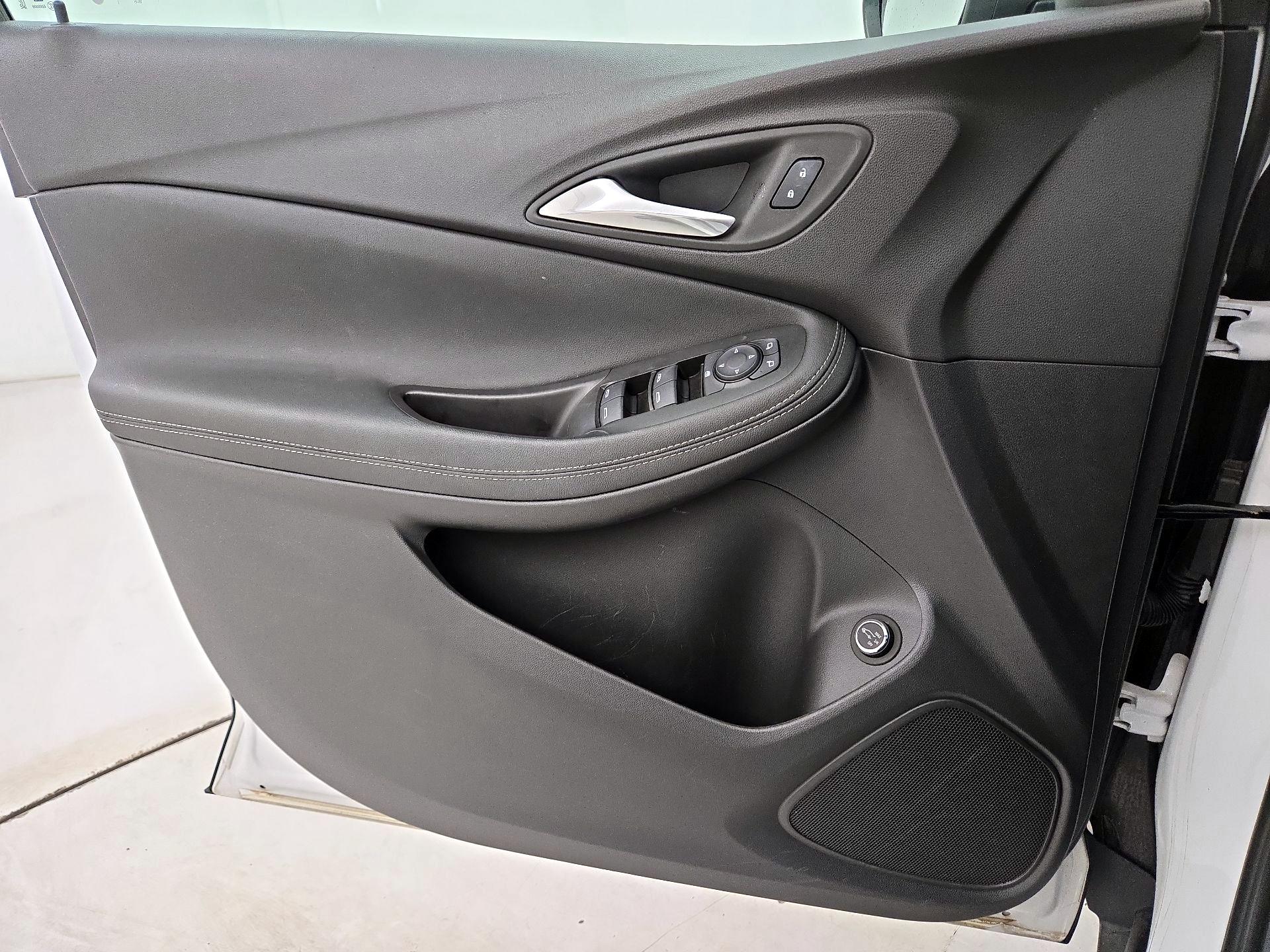 Thumbnail: 2022 Buick Encore GX - 12