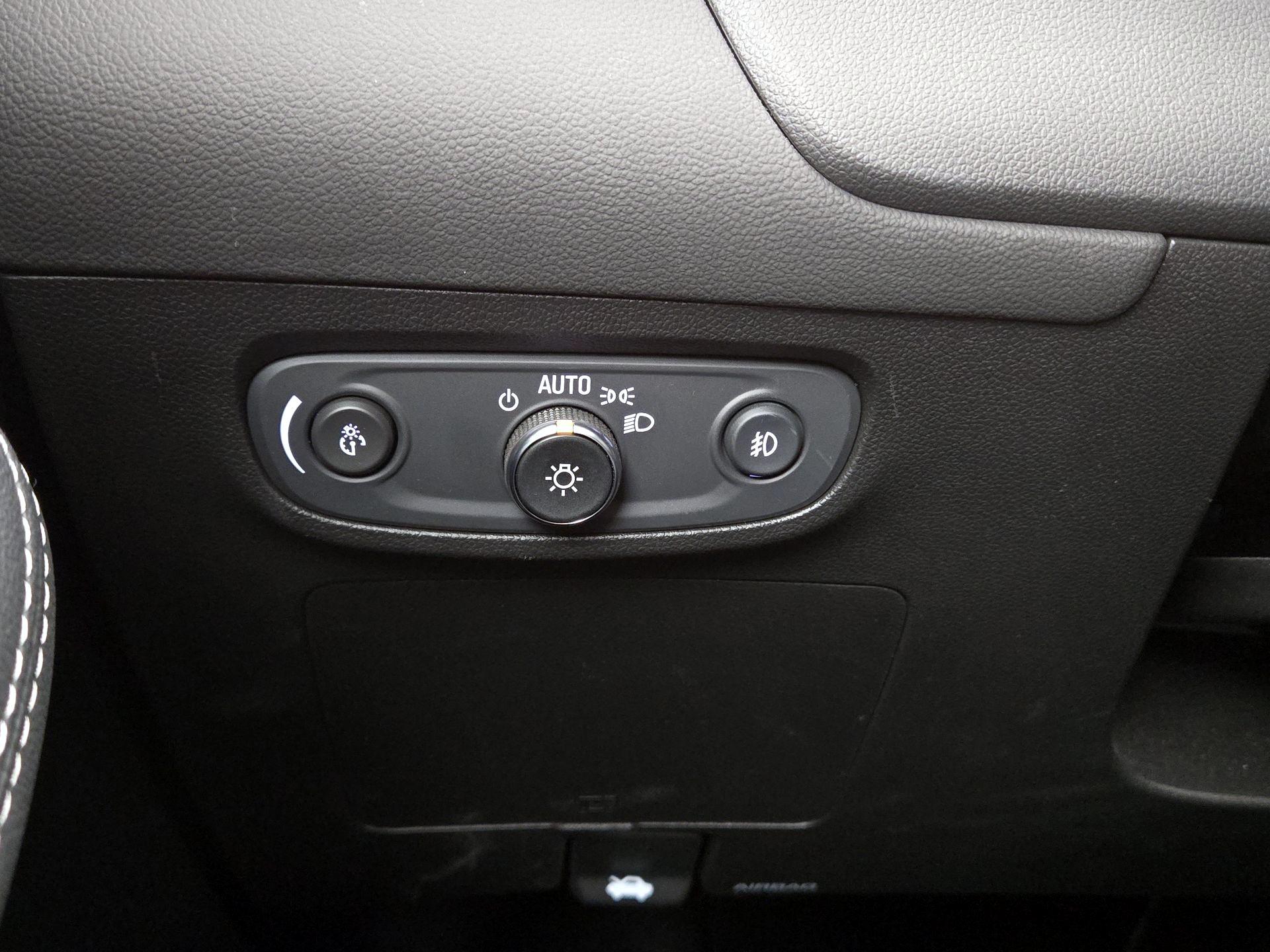 Thumbnail: 2022 Buick Encore GX - 13