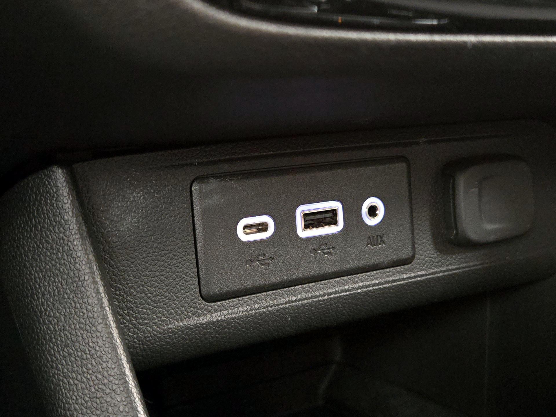 Thumbnail: 2022 Buick Encore GX - 18