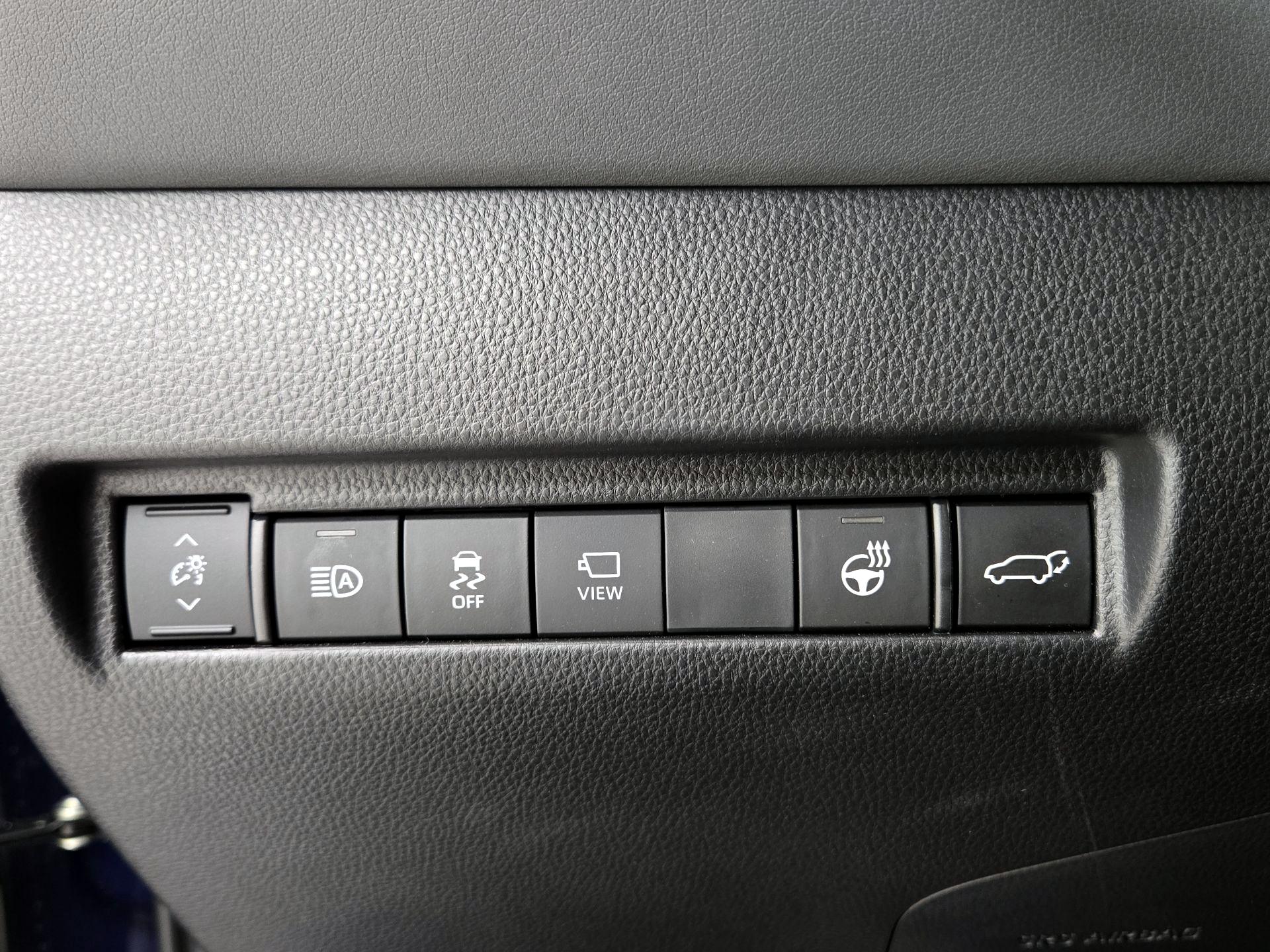 Thumbnail: 2022 Toyota Venza - 13