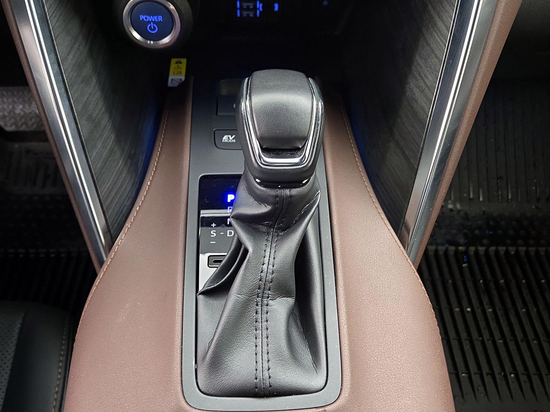 Thumbnail: 2022 Toyota Venza - 17