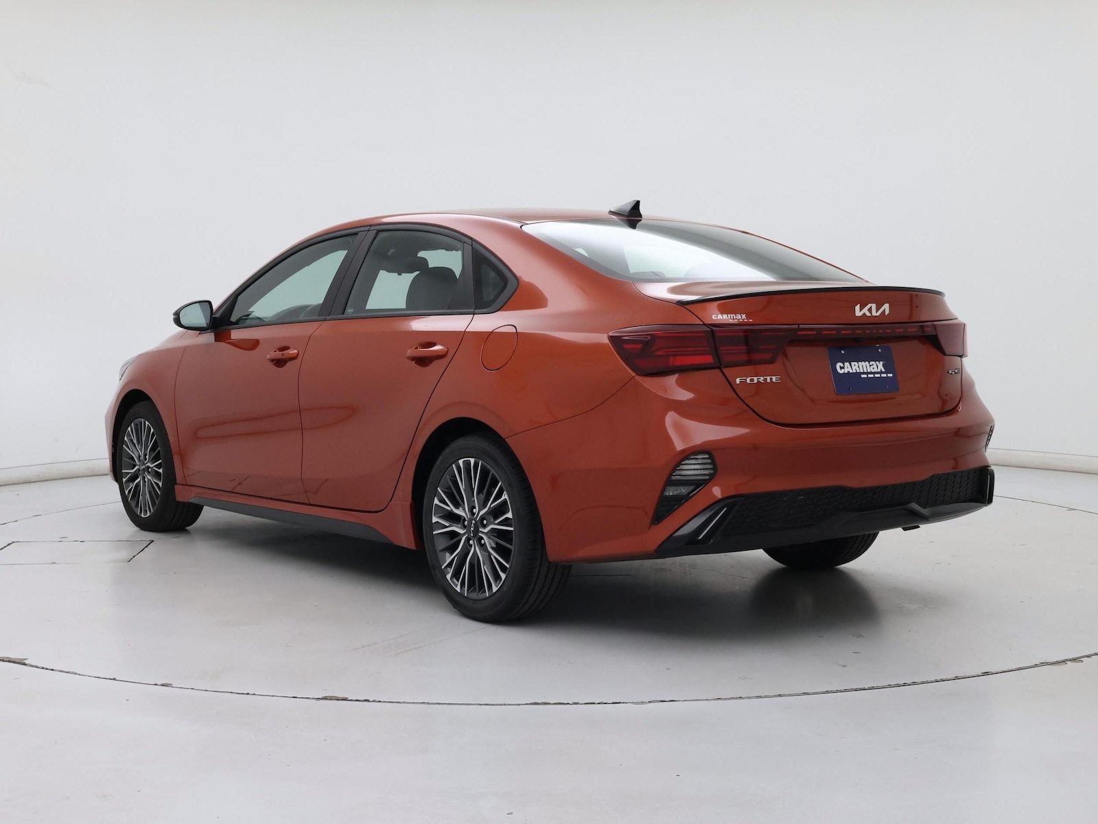 2023 Kia Forte GT-Line - Photo 3