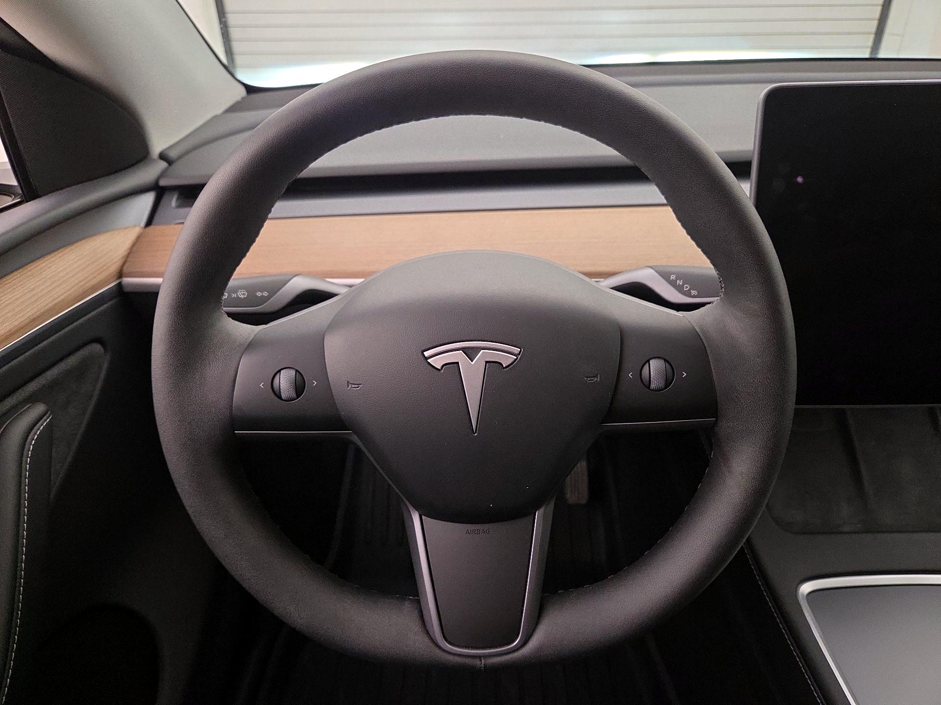 Thumbnail: 2025 Tesla Model Y - 10