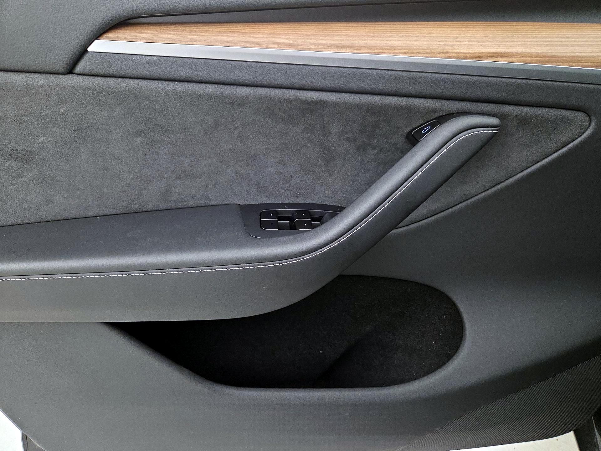Thumbnail: 2025 Tesla Model Y - 12