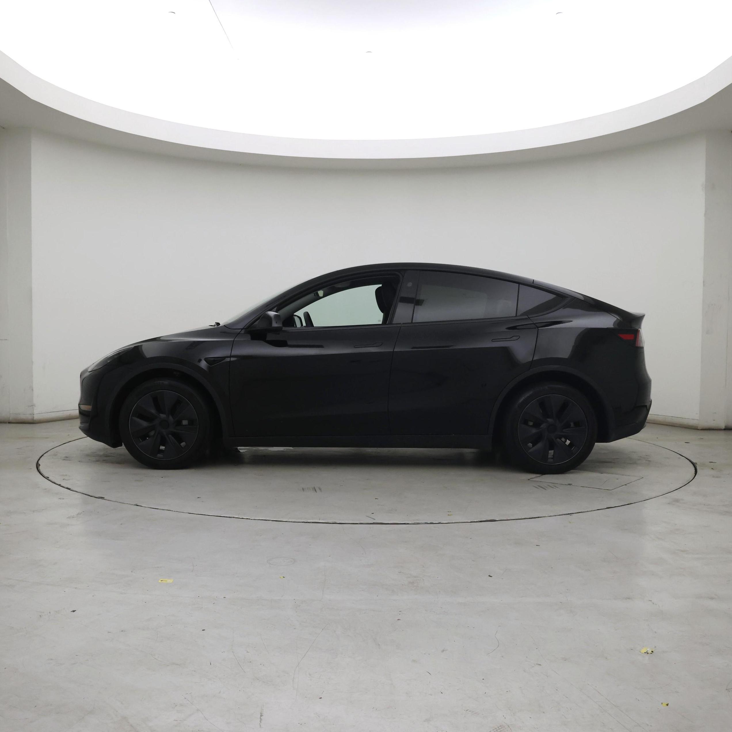 Thumbnail: 2025 Tesla Model Y - 3