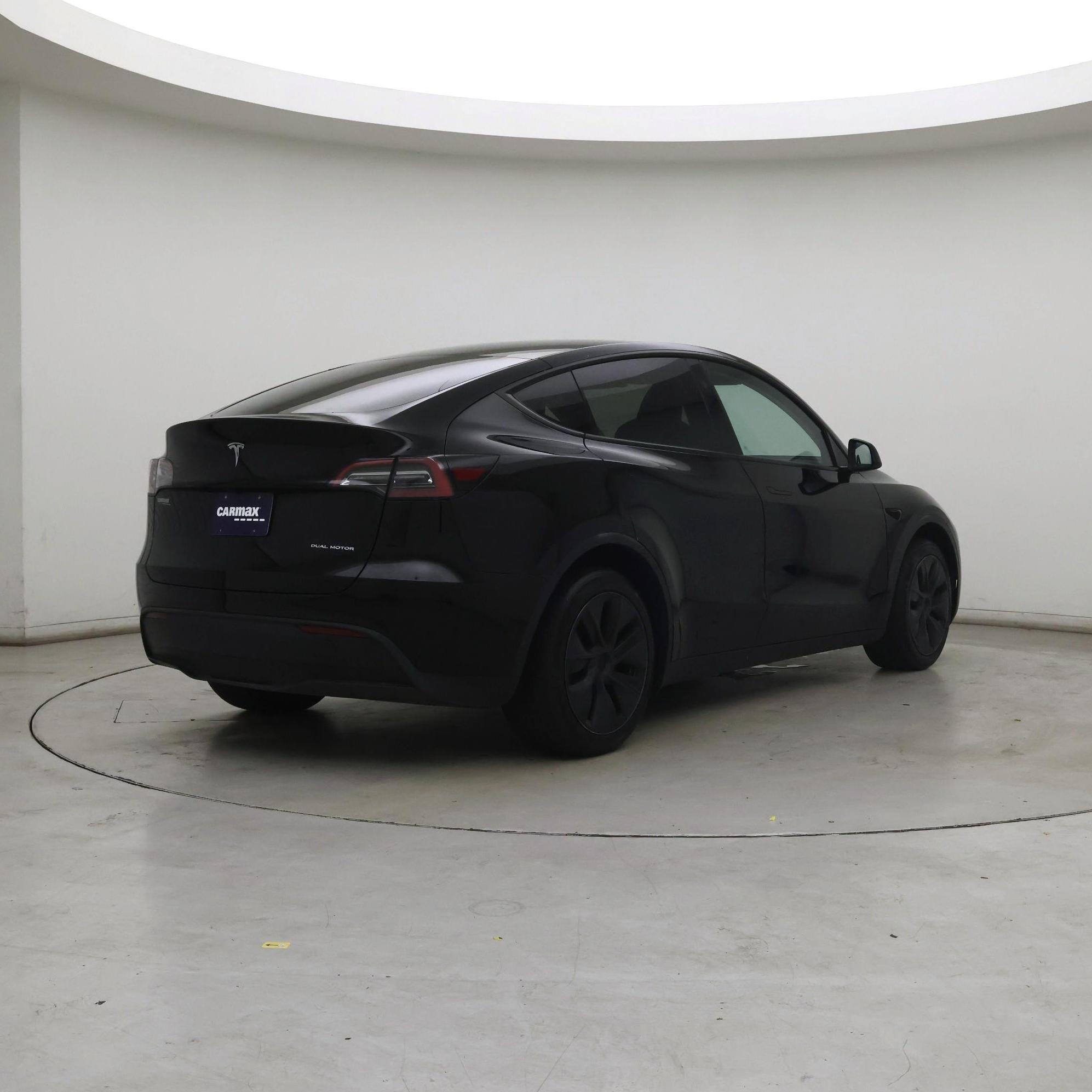 Thumbnail: 2025 Tesla Model Y - 8