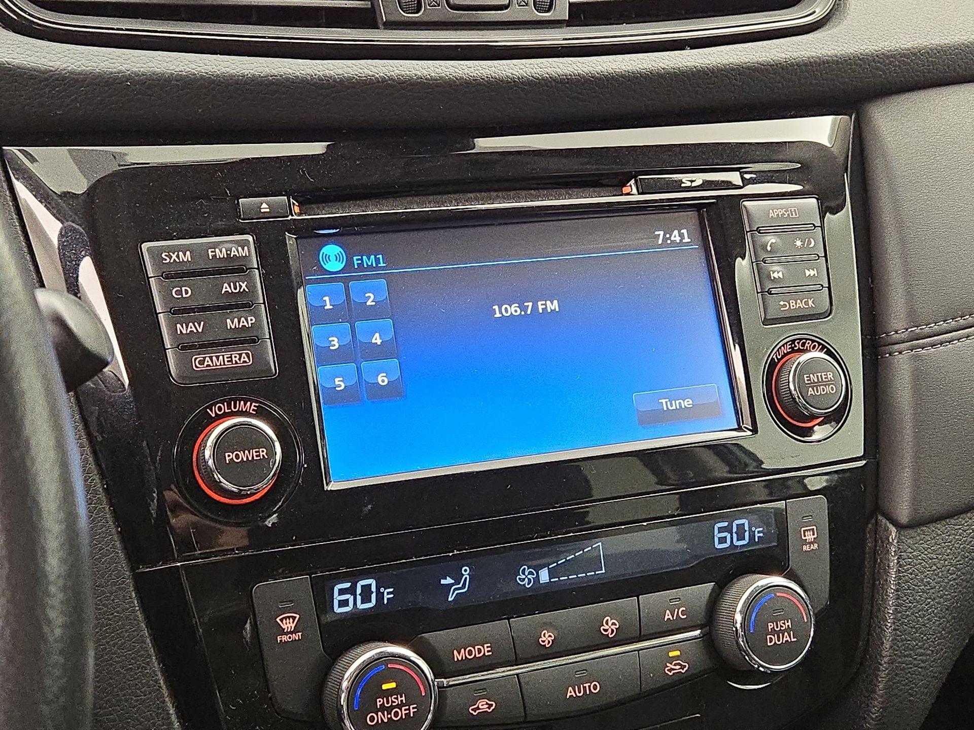 Thumbnail: 2017 Nissan Rogue - 16