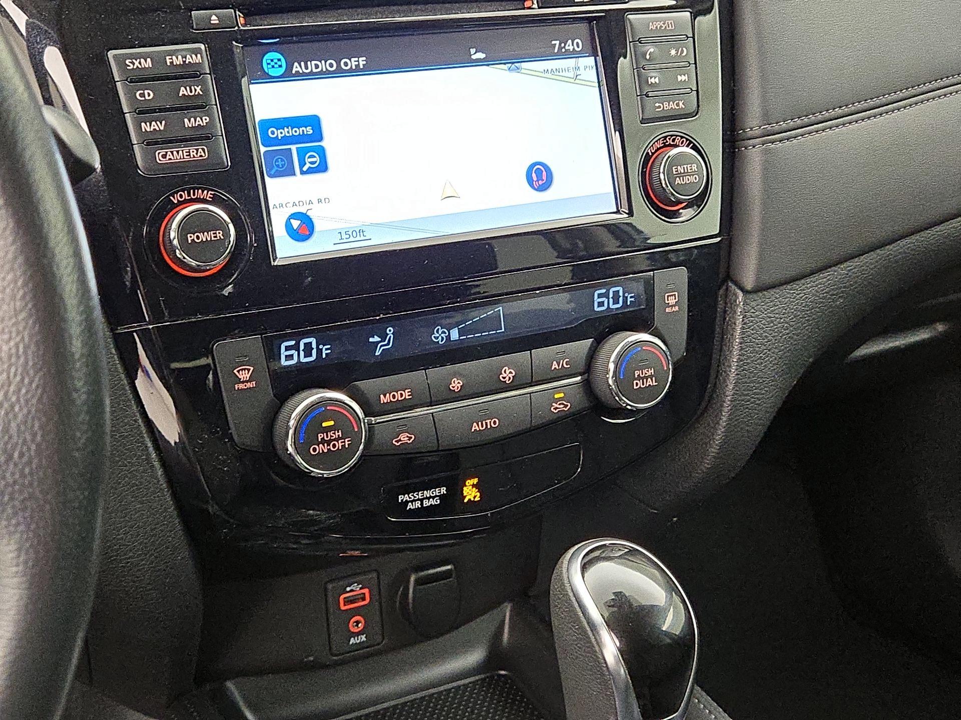 Thumbnail: 2017 Nissan Rogue - 17