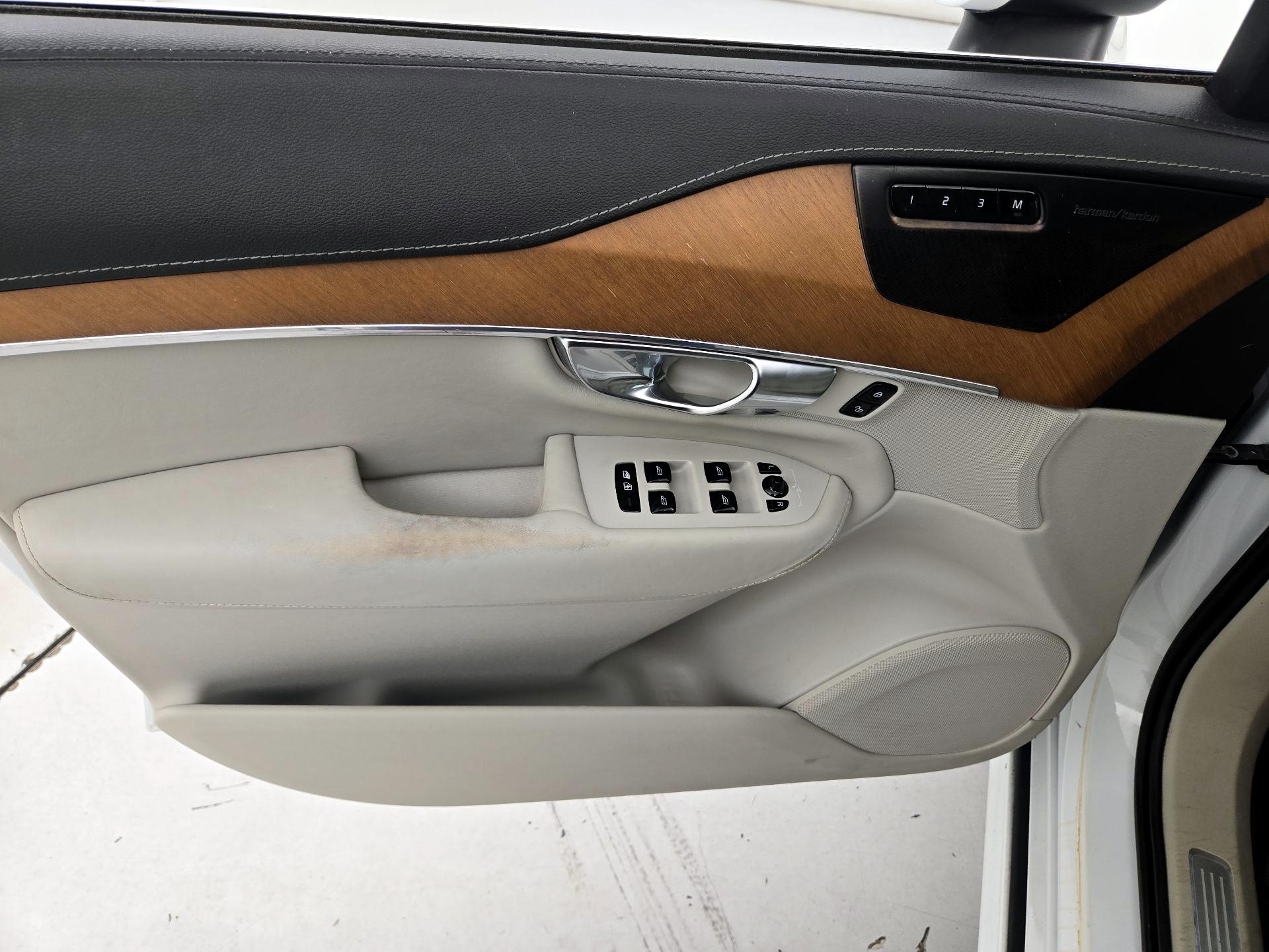 Thumbnail: 2019 Volvo XC90 - 12