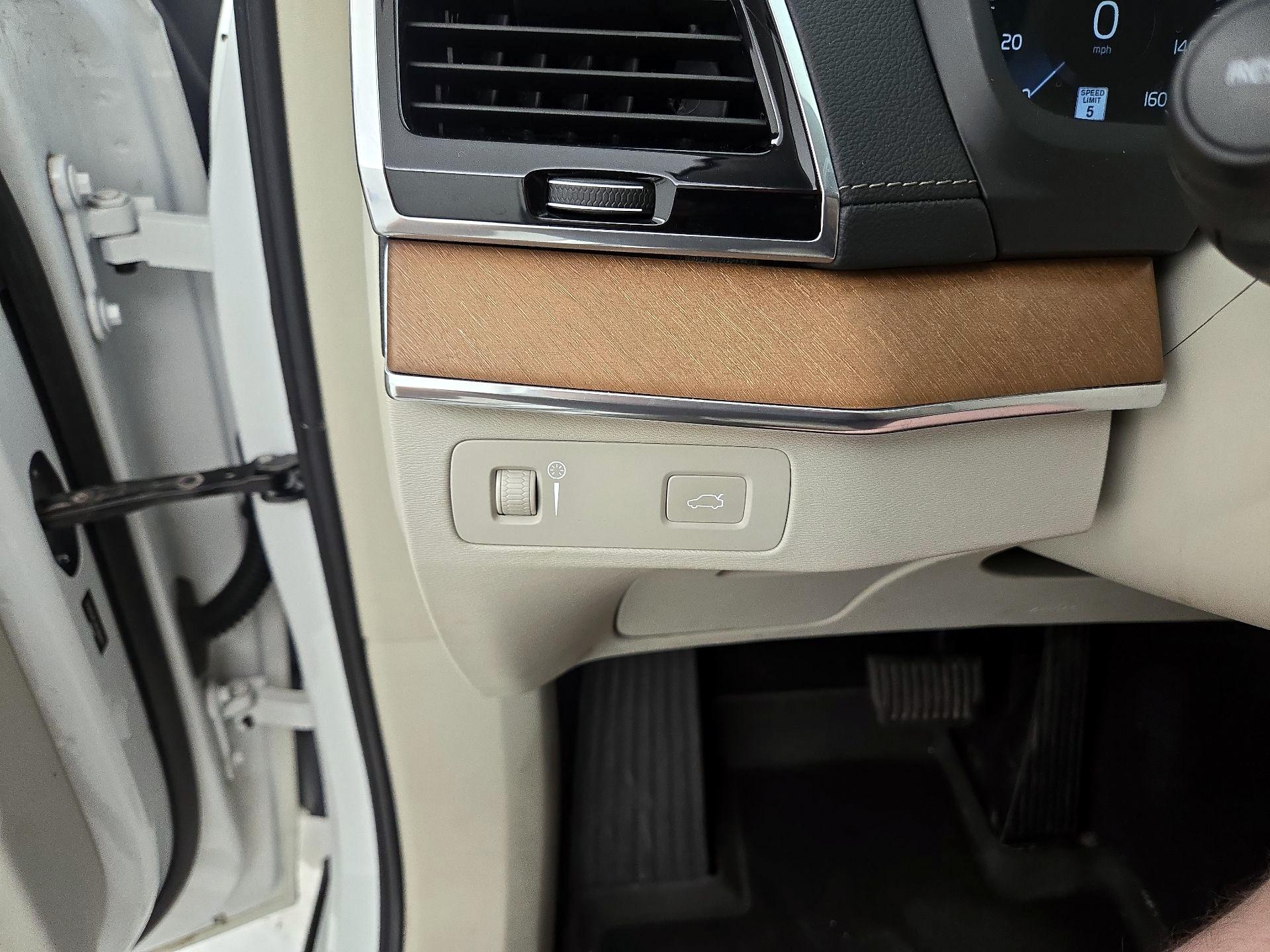 Thumbnail: 2019 Volvo XC90 - 13