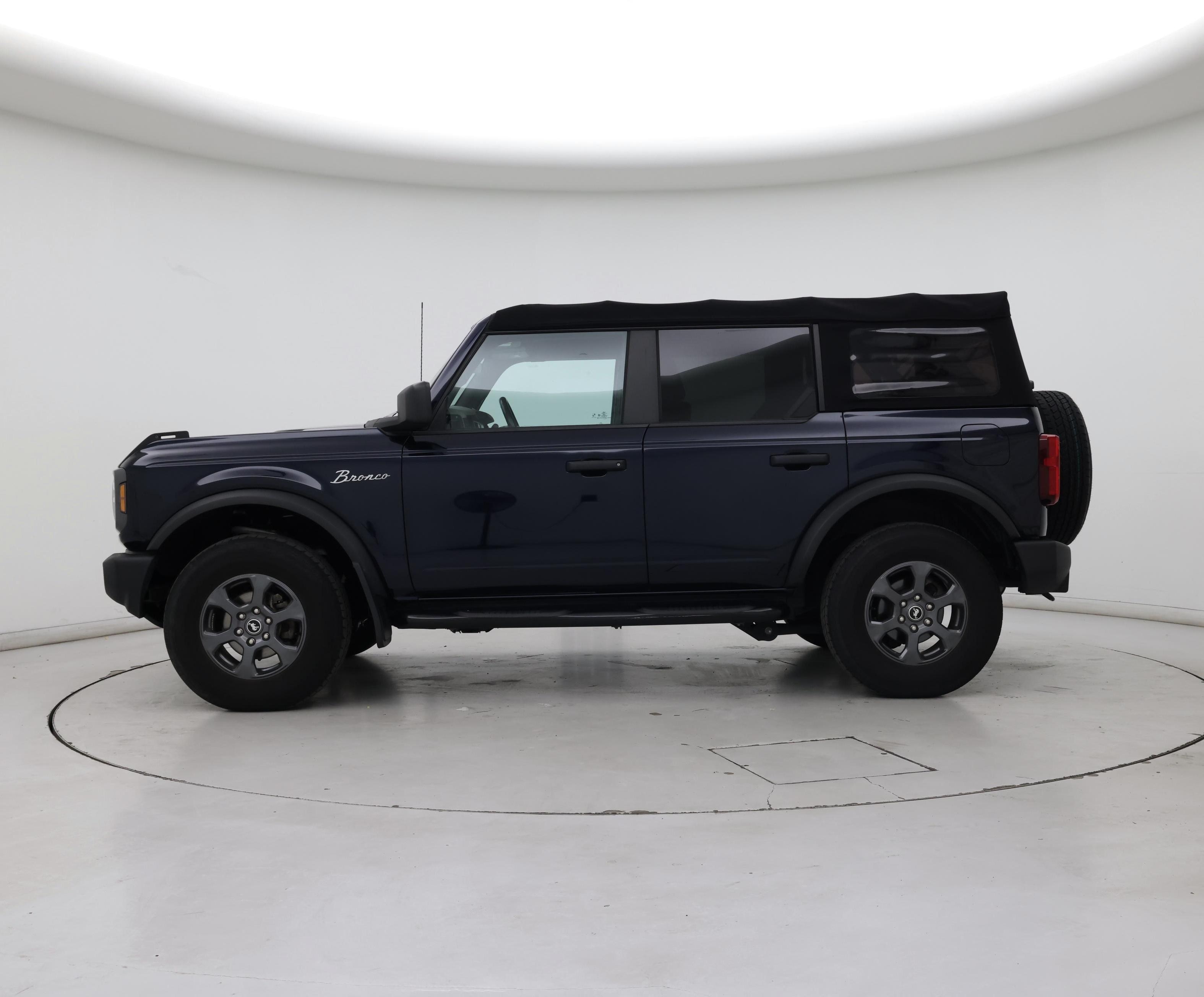 Thumbnail: 2021 Ford Bronco - 3