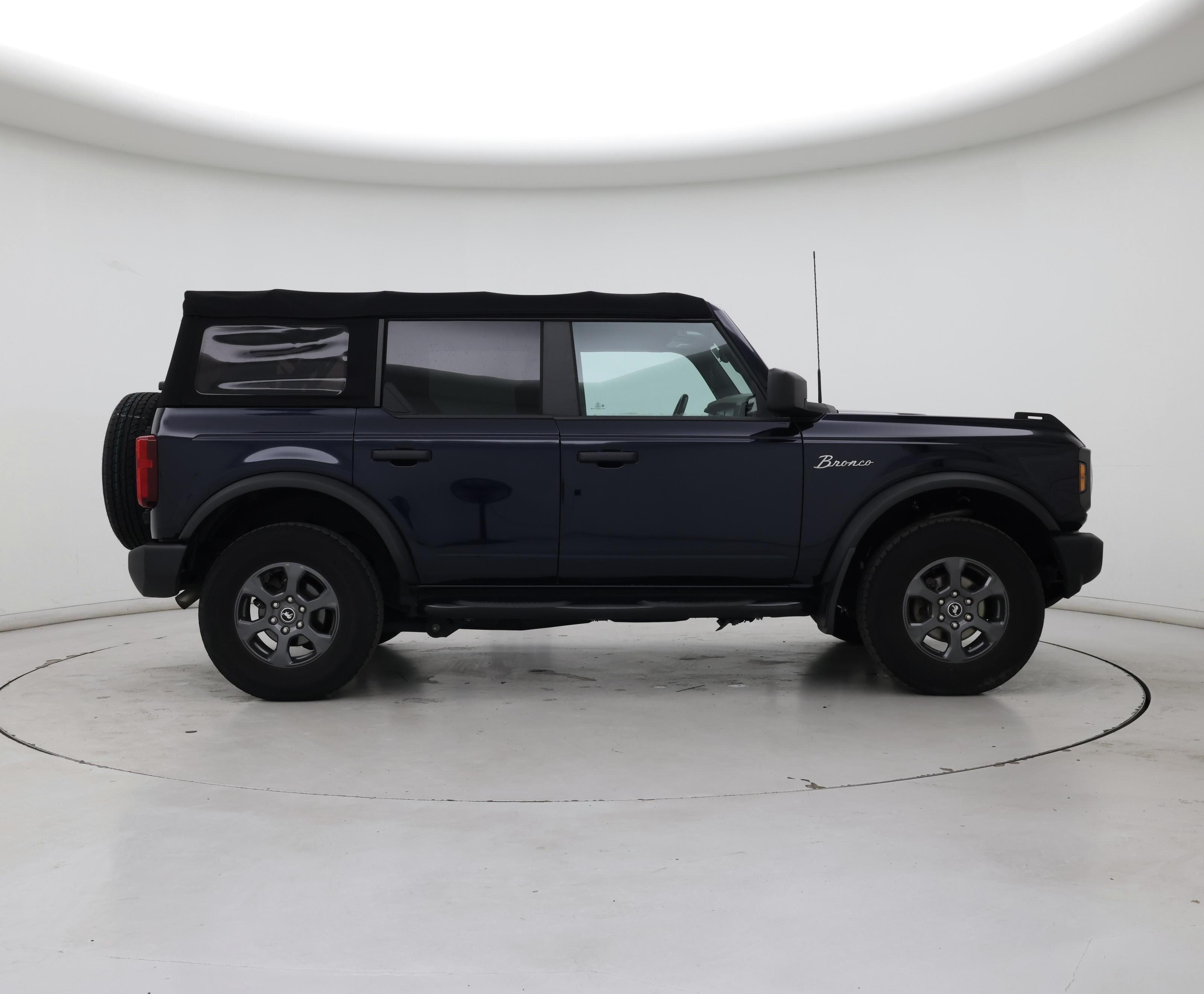 Thumbnail: 2021 Ford Bronco - 7