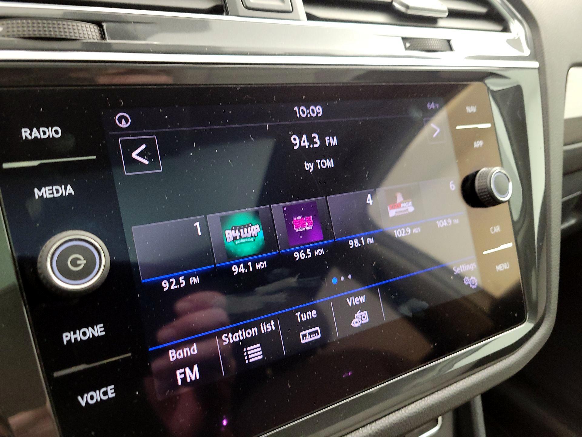 Thumbnail: 2019 Volkswagen Tiguan - 16