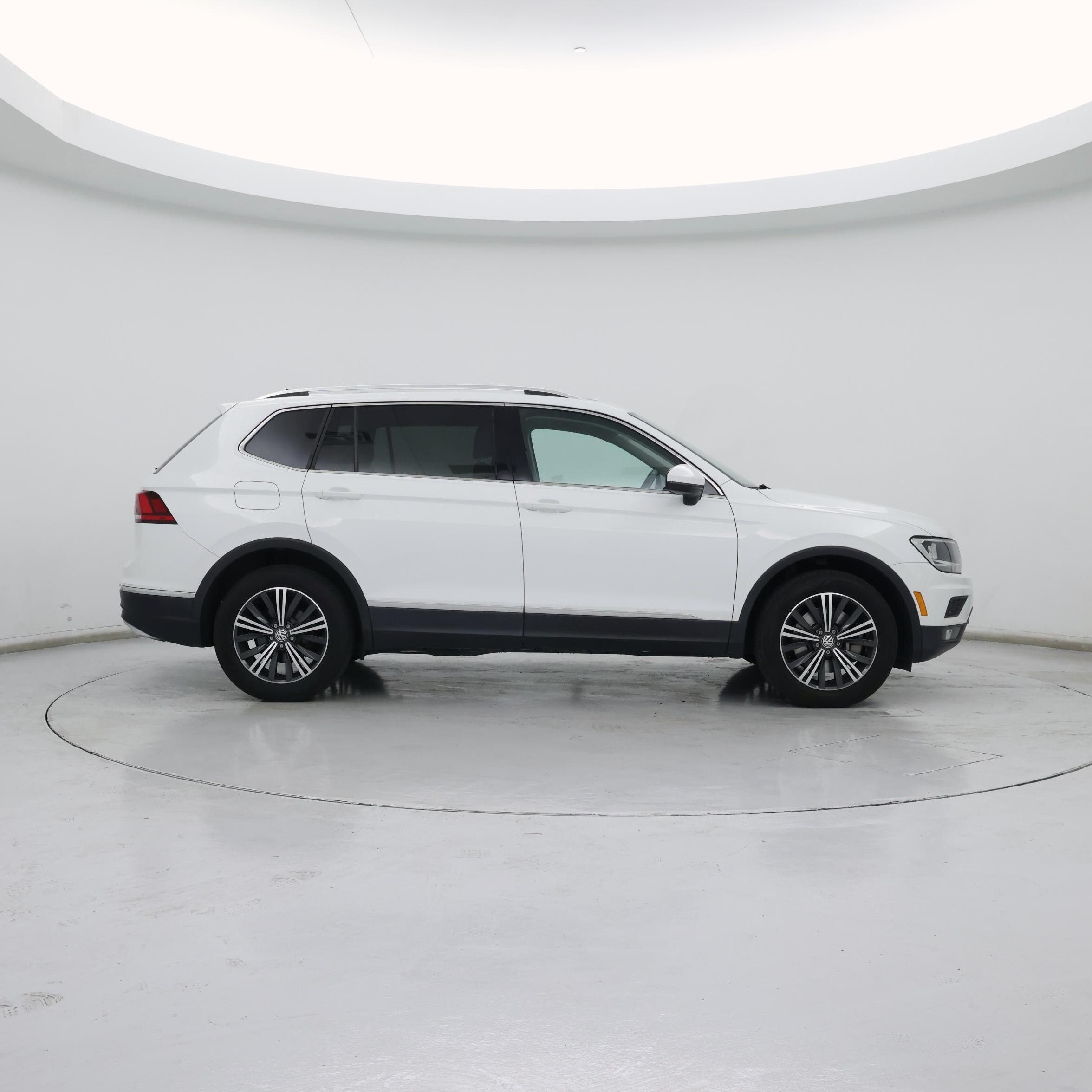 Thumbnail: 2019 Volkswagen Tiguan - 7