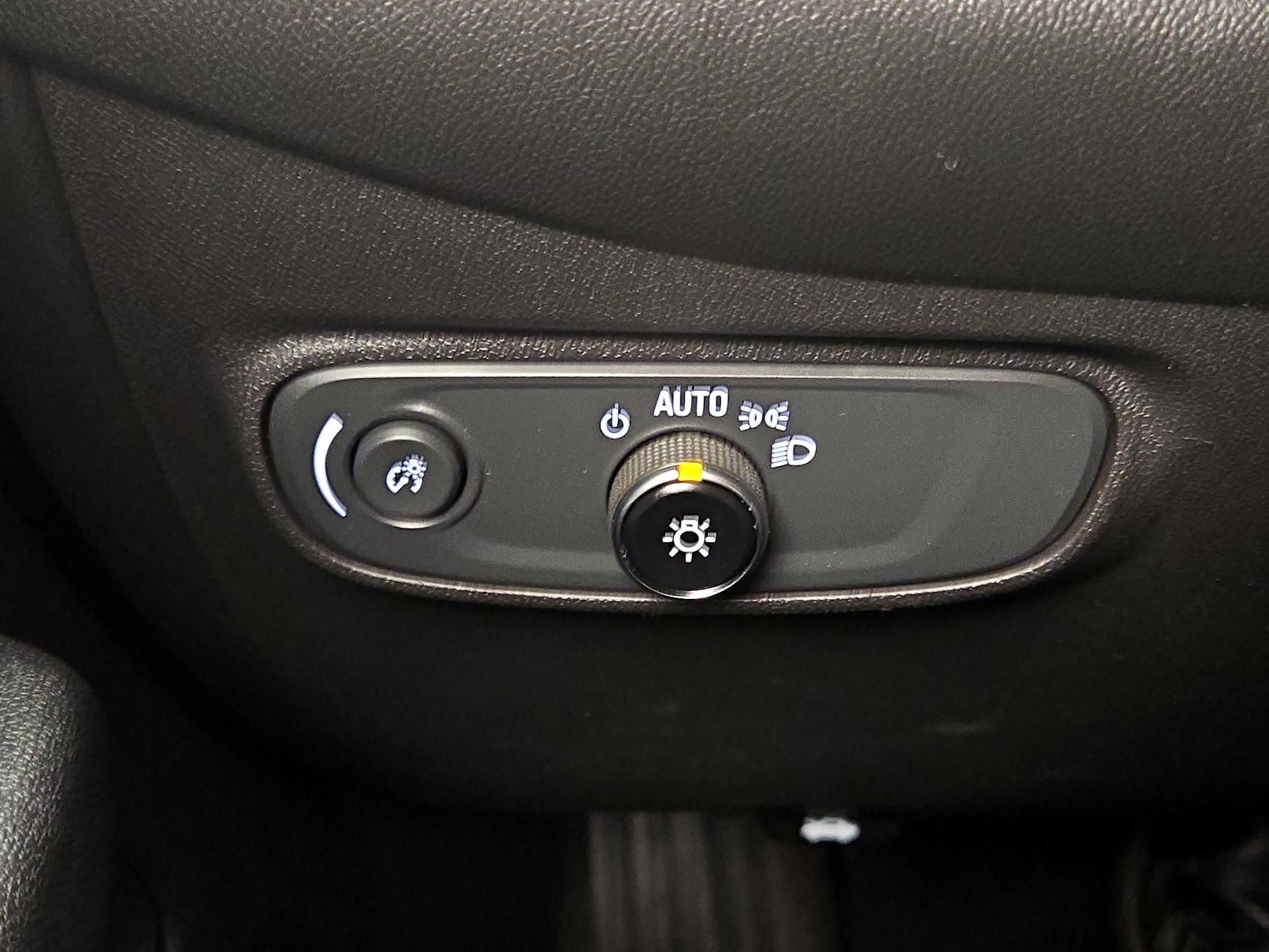 Thumbnail: 2022 Chevrolet Equinox - 13