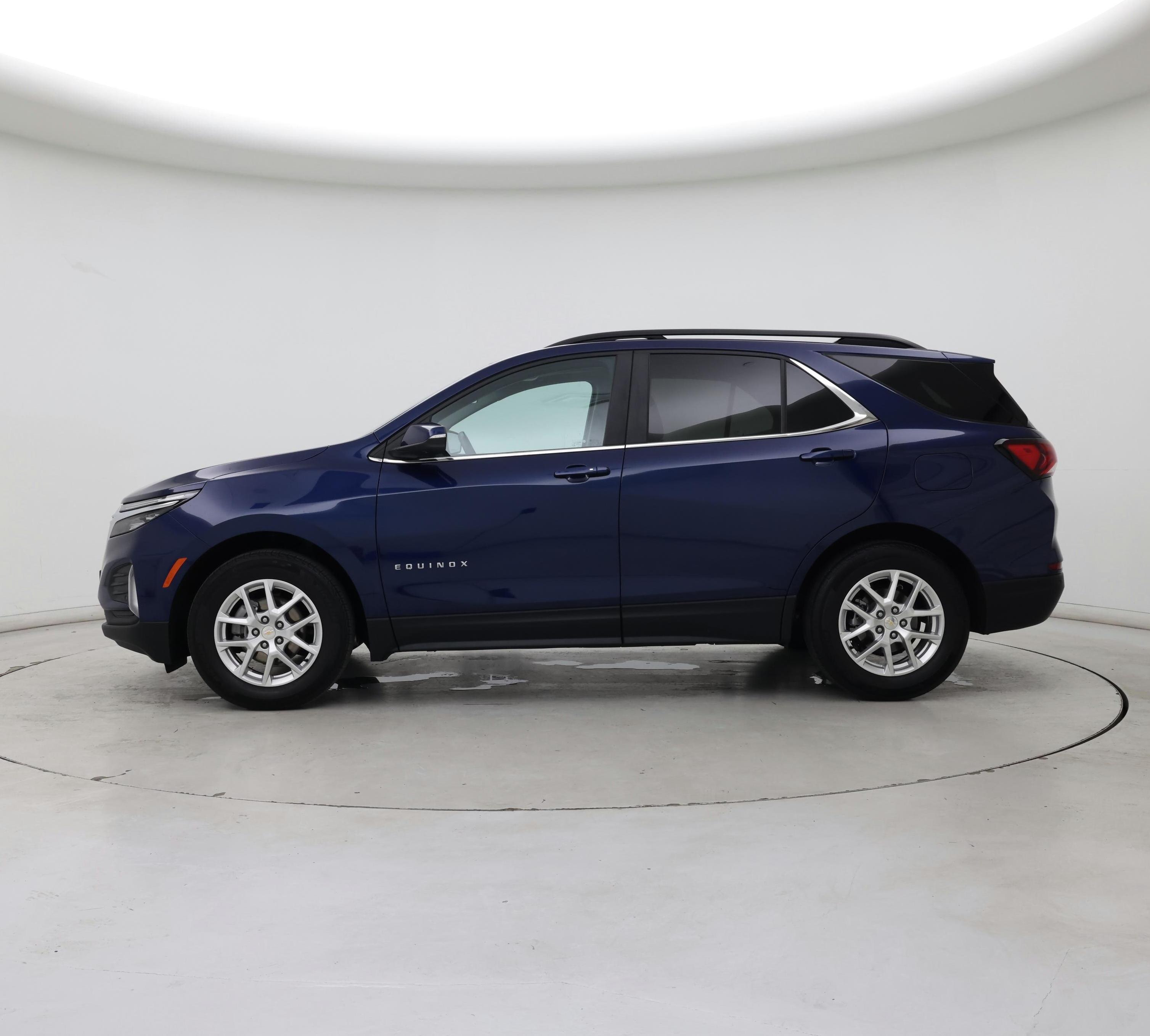Thumbnail: 2022 Chevrolet Equinox - 3