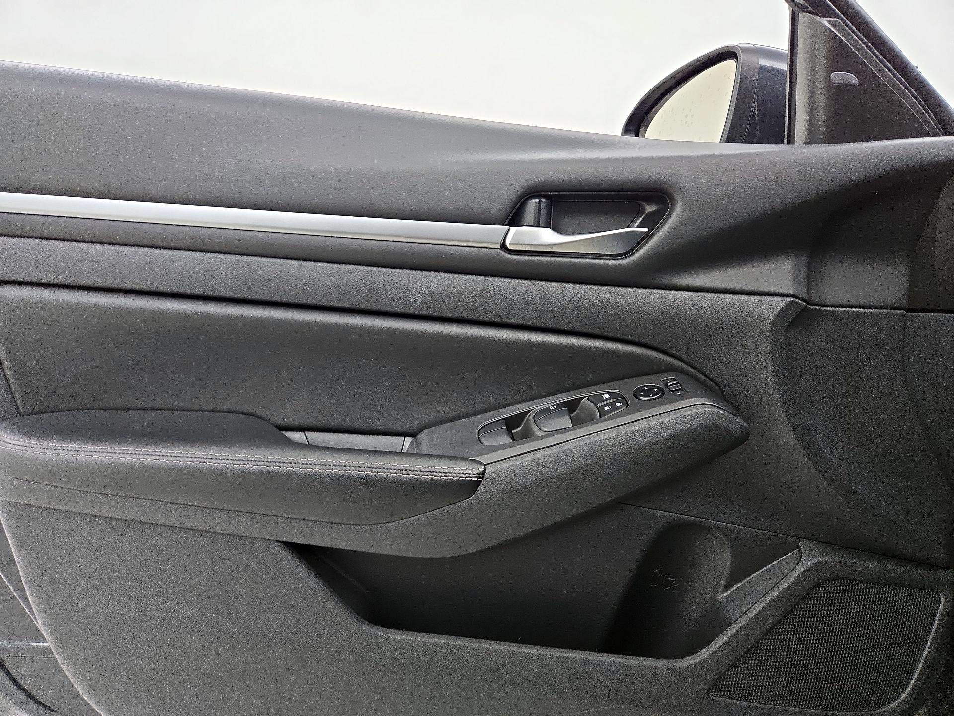 Thumbnail: 2022 Nissan Altima - 12