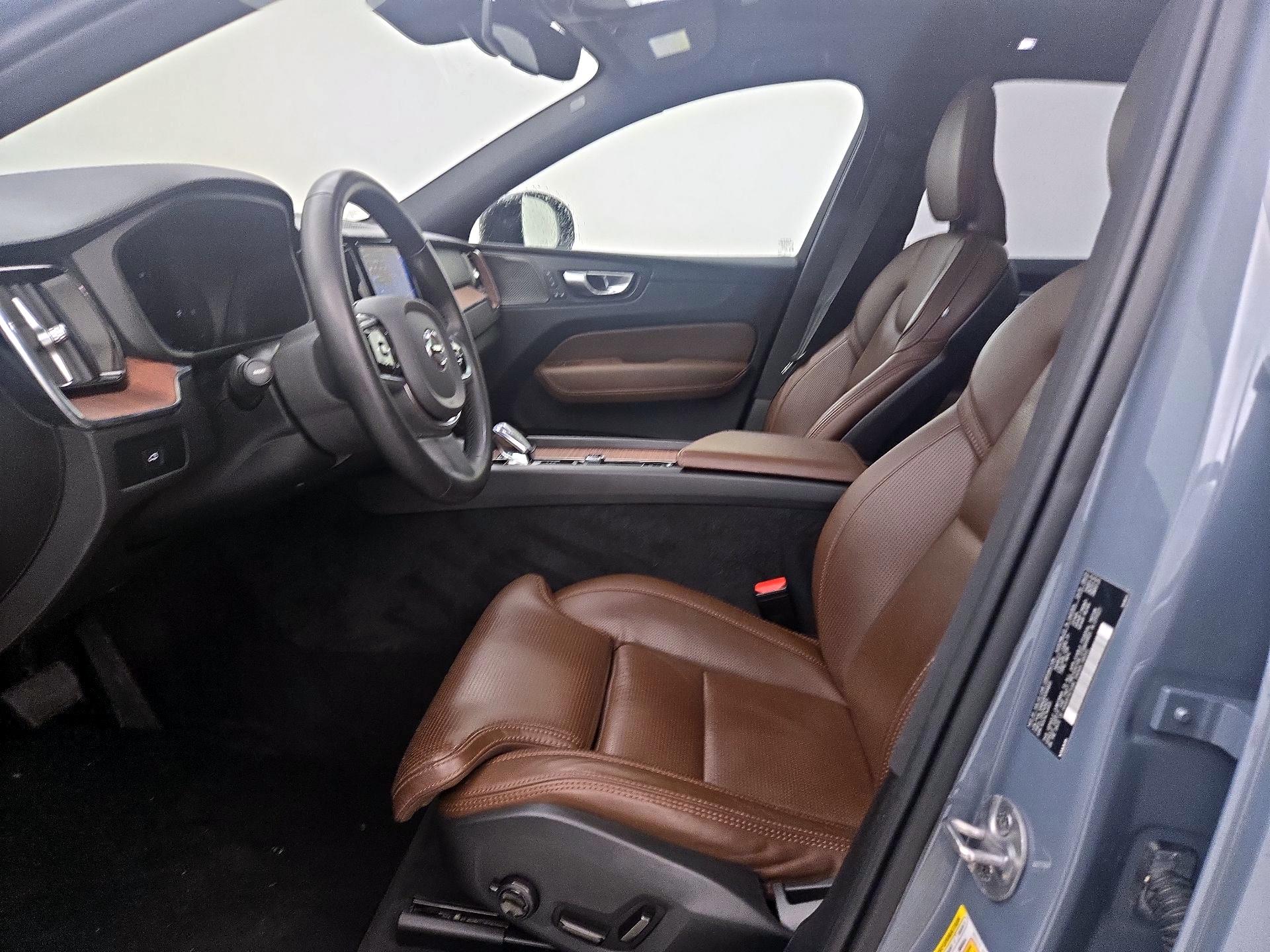 Thumbnail: 2024 Volvo XC60 - 11