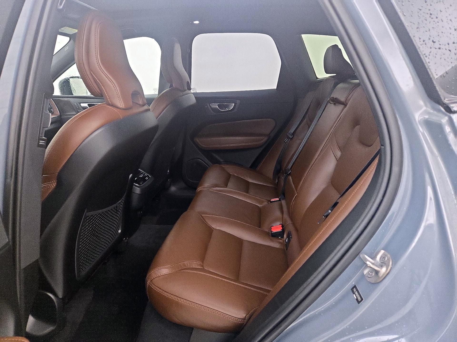 Thumbnail: 2024 Volvo XC60 - 20