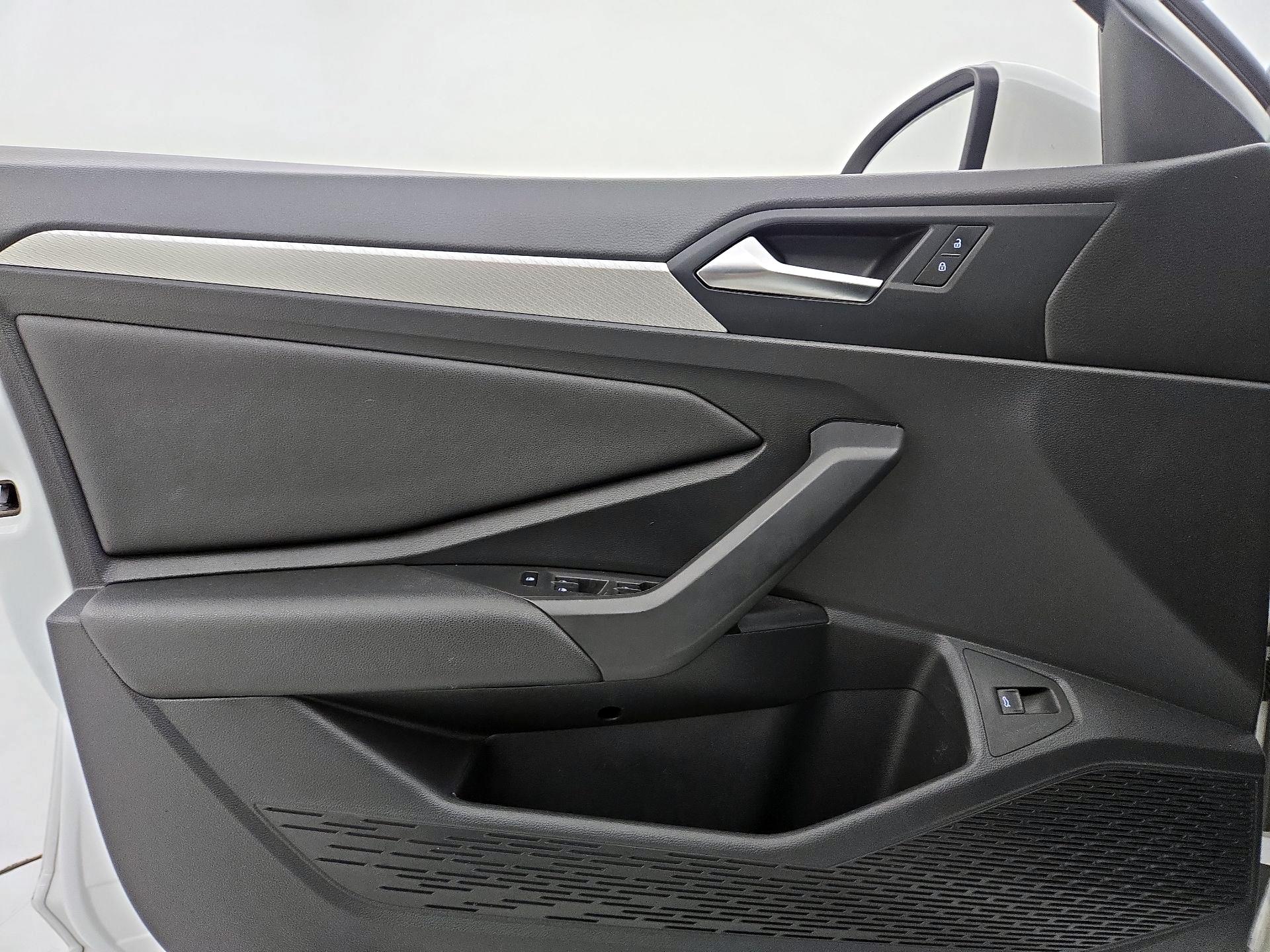 Thumbnail: 2019 Volkswagen Jetta - 12