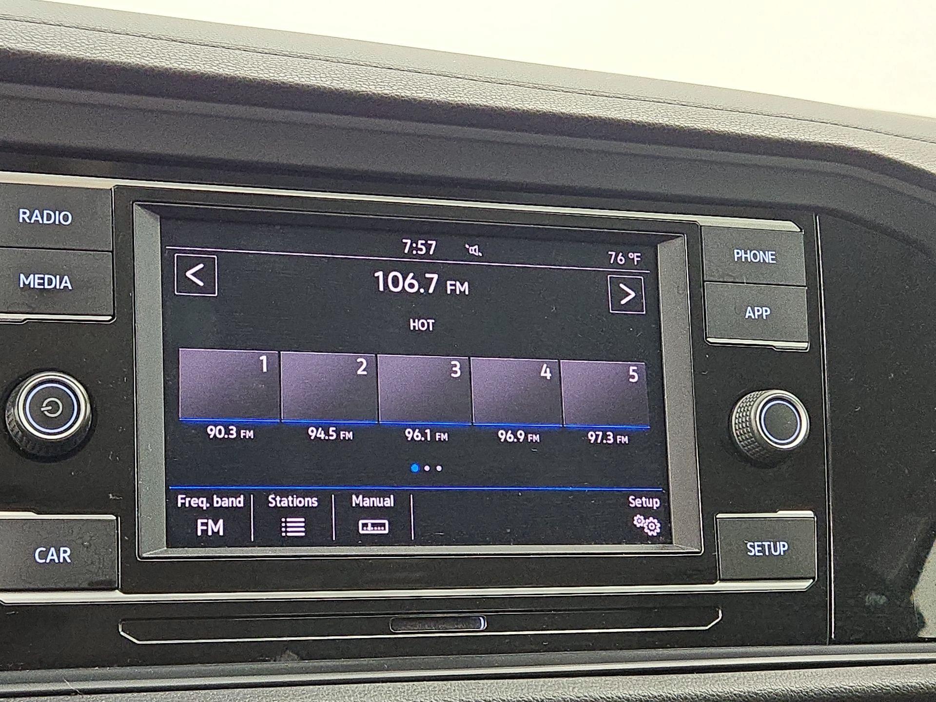 Thumbnail: 2019 Volkswagen Jetta - 14