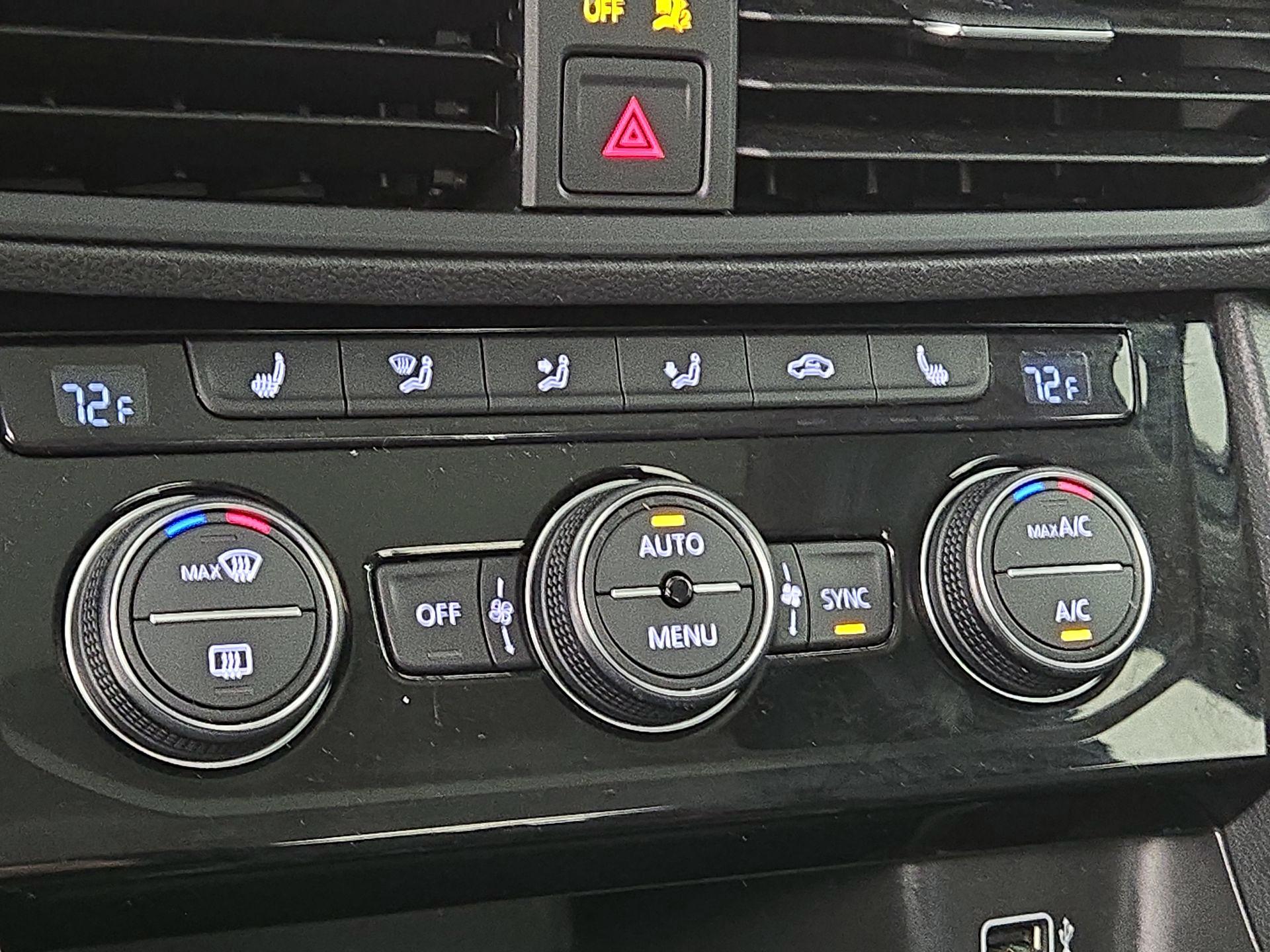 Thumbnail: 2019 Volkswagen Jetta - 15