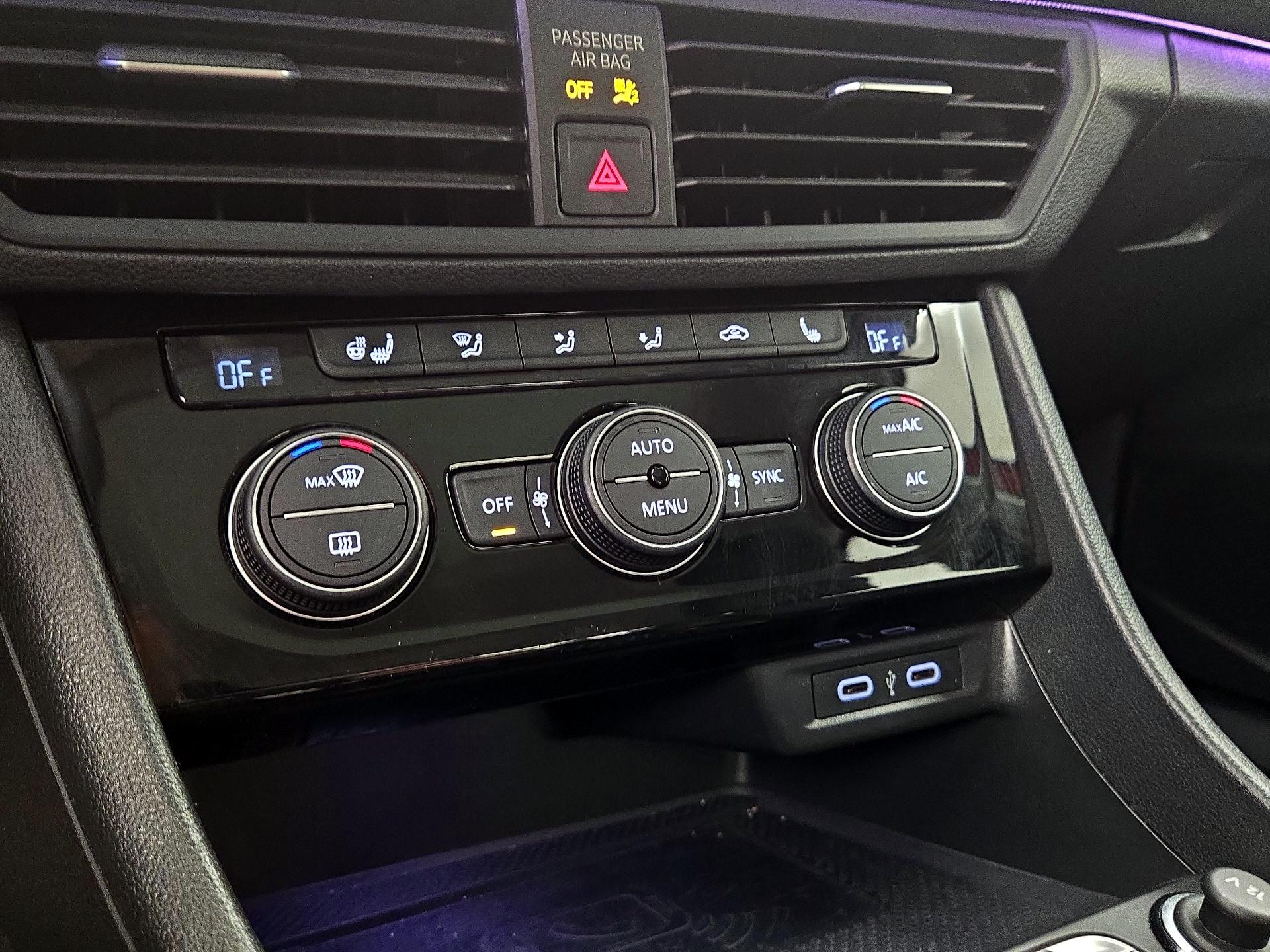 Thumbnail: 2021 Volkswagen Jetta - 16