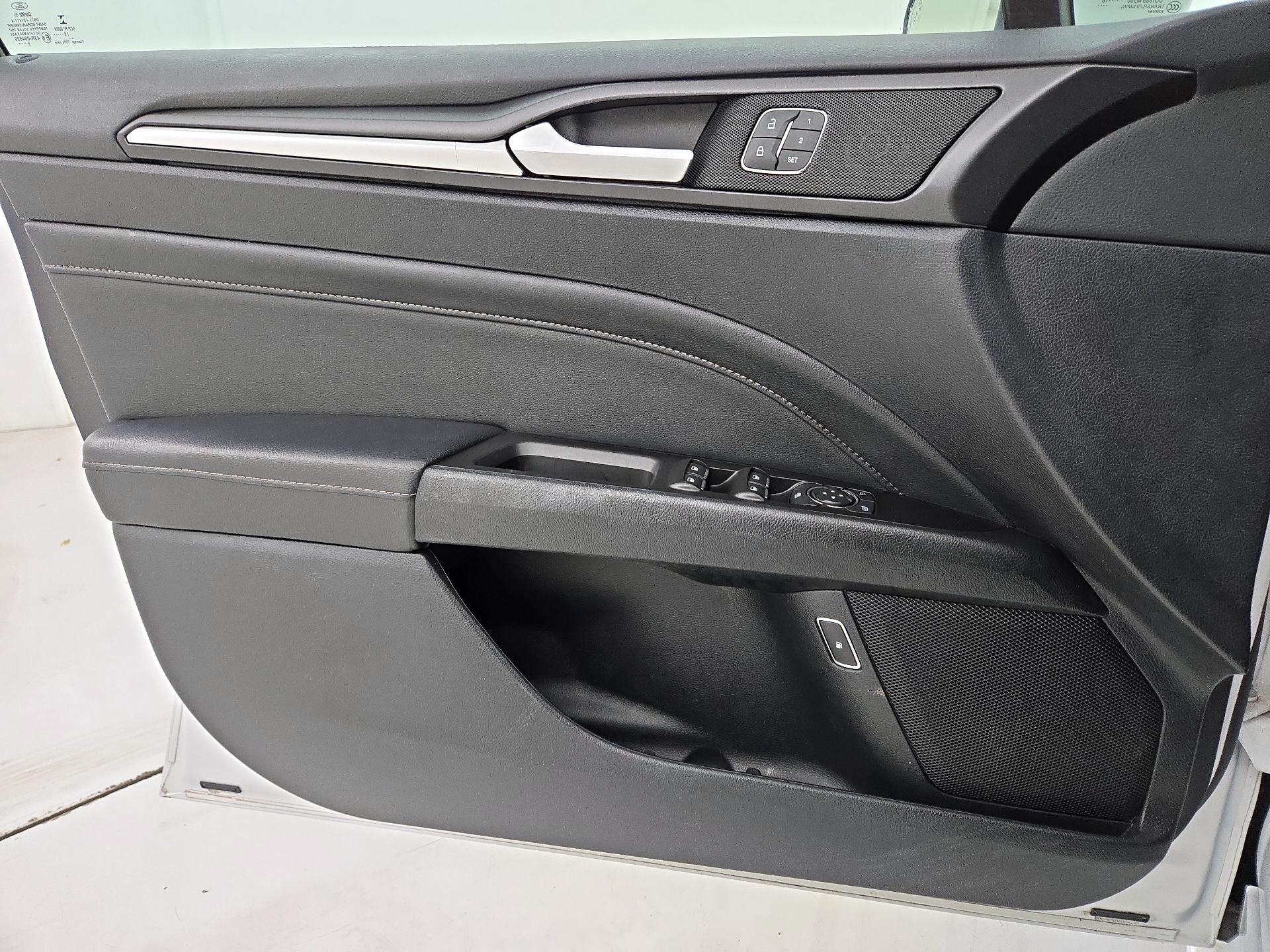 Thumbnail: 2019 Ford Fusion - 12