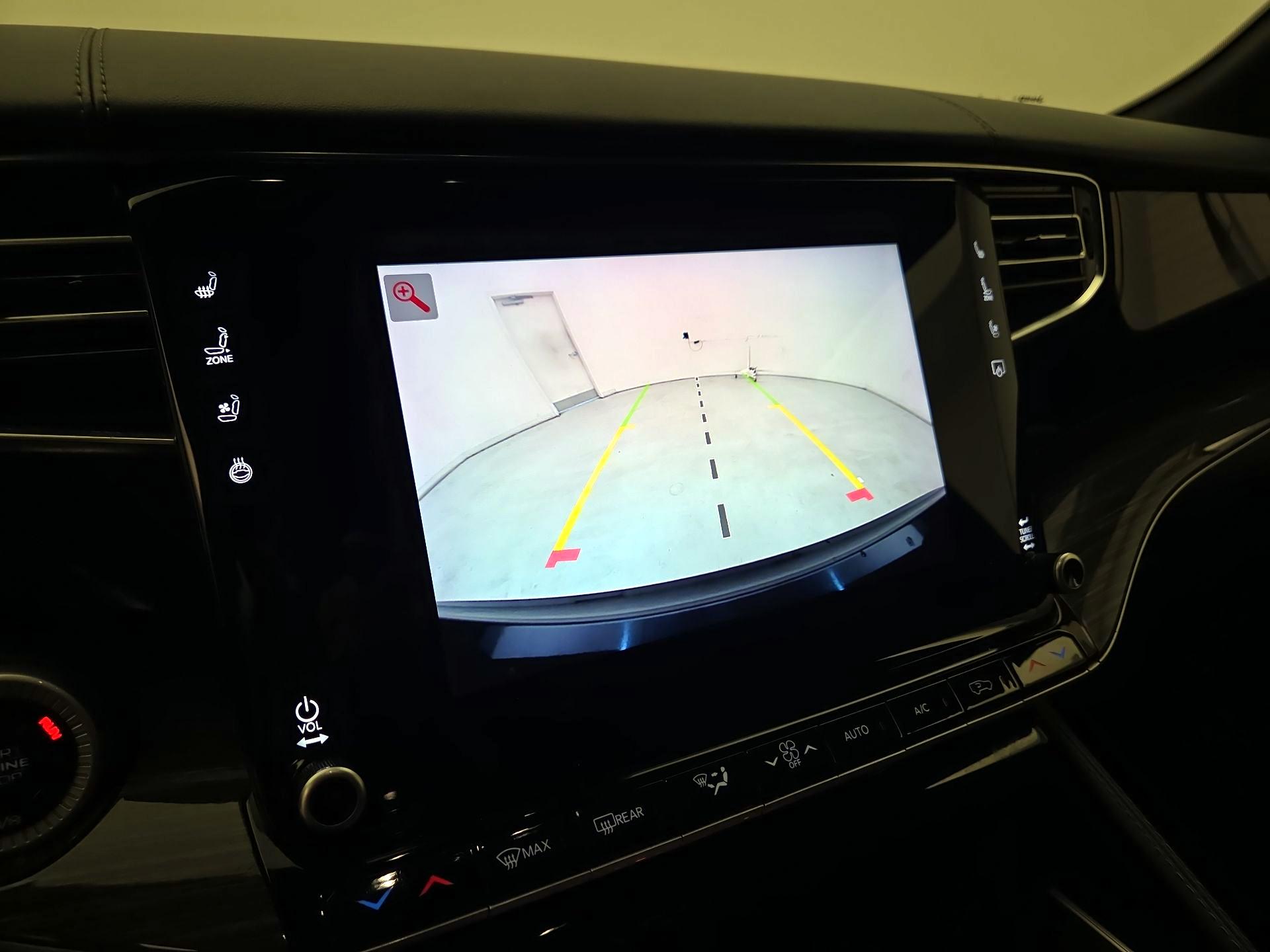 Thumbnail: 2022 Jeep Wagoneer - 15