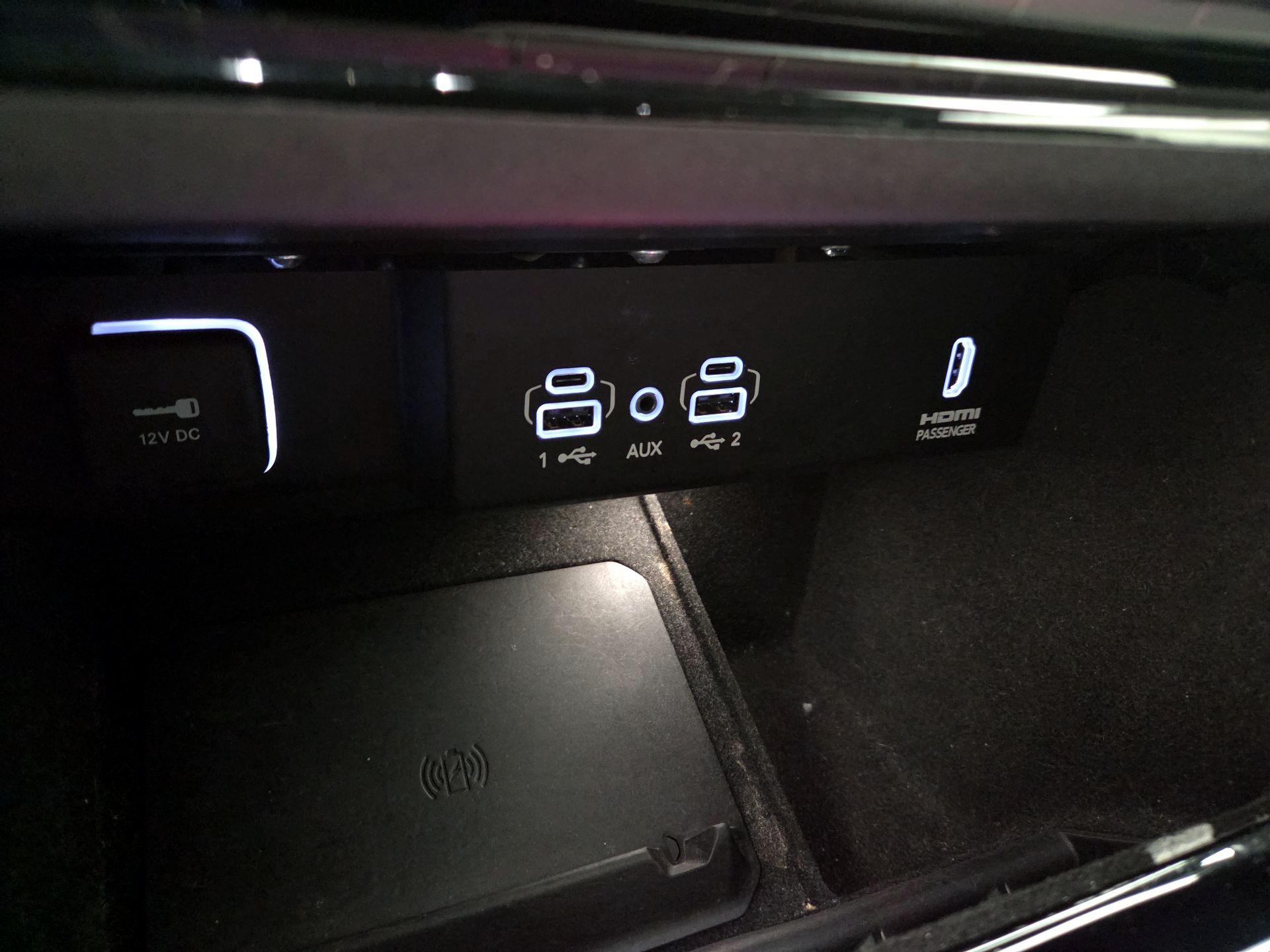 Thumbnail: 2022 Jeep Wagoneer - 19