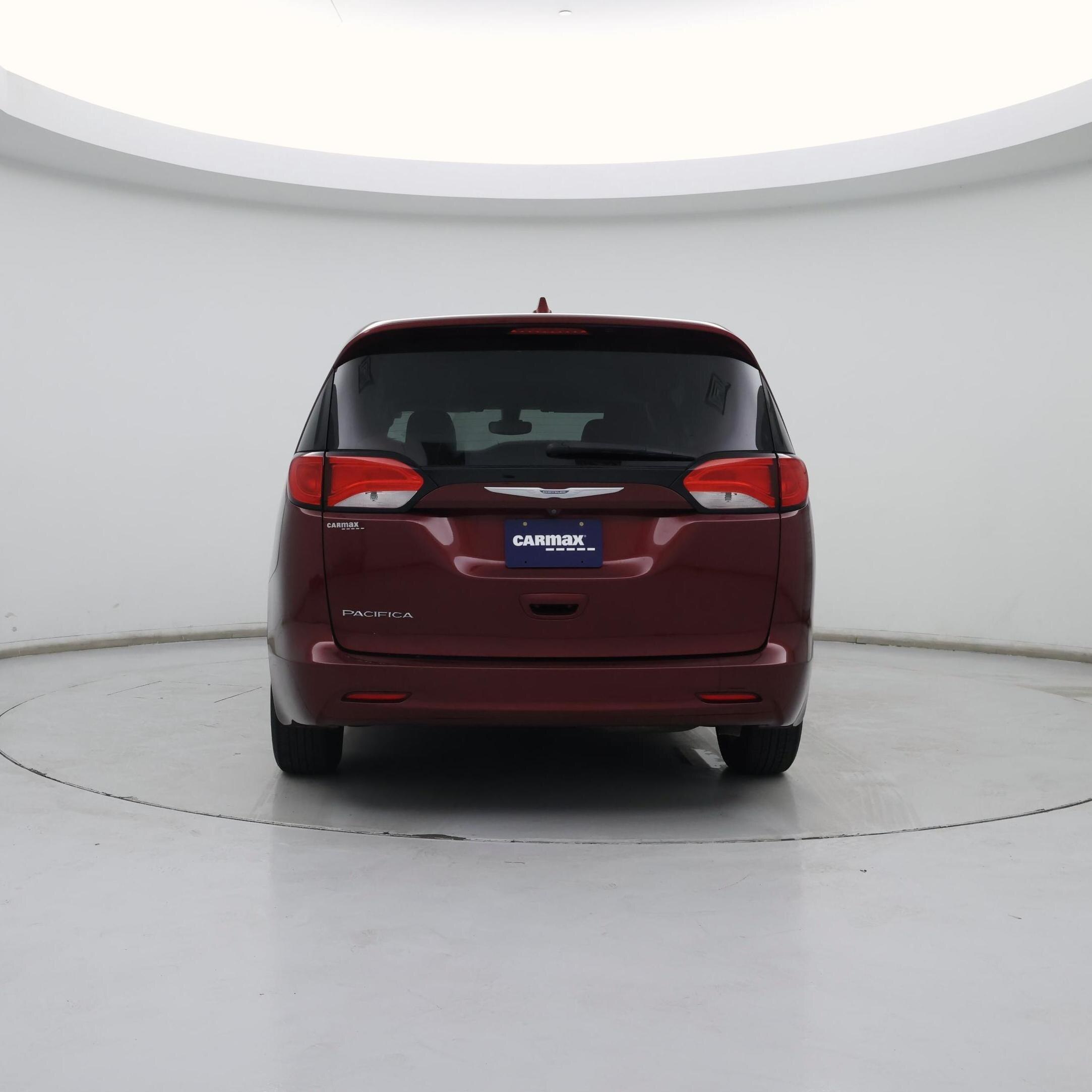 Thumbnail: 2017 Chrysler Pacifica - 6