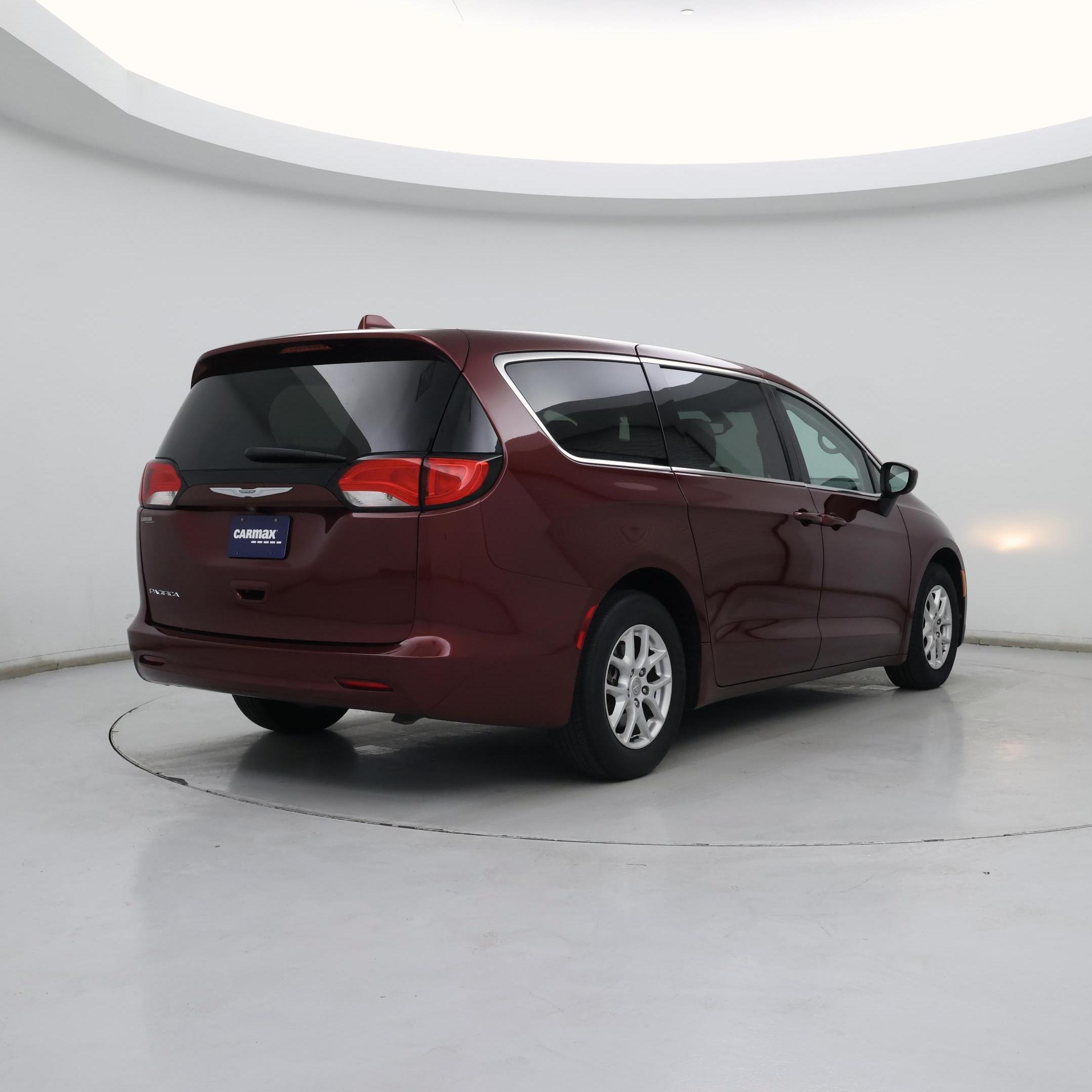 Thumbnail: 2017 Chrysler Pacifica - 8