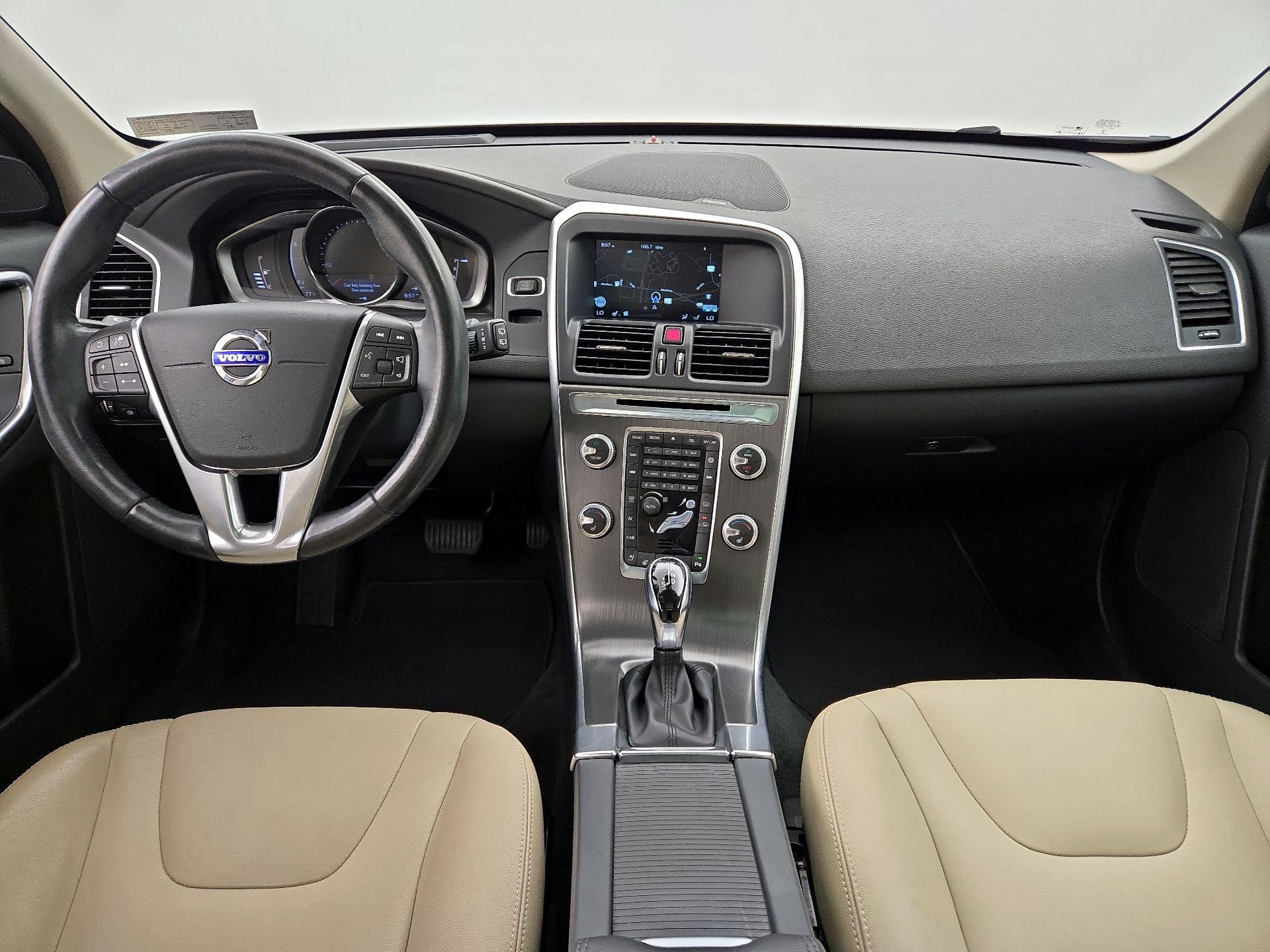 Thumbnail: 2016 Volvo XC60 - 9