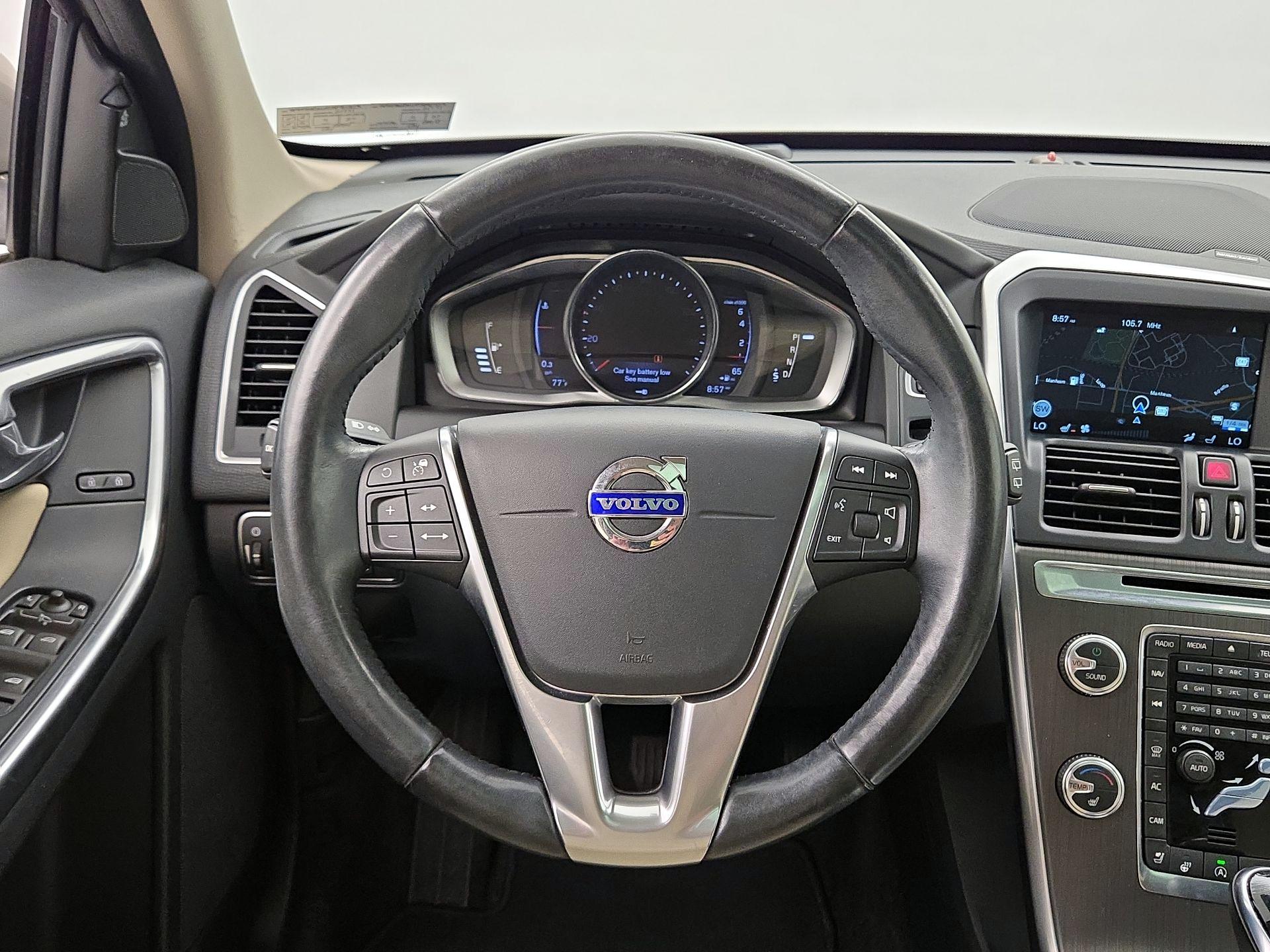 Thumbnail: 2016 Volvo XC60 - 10