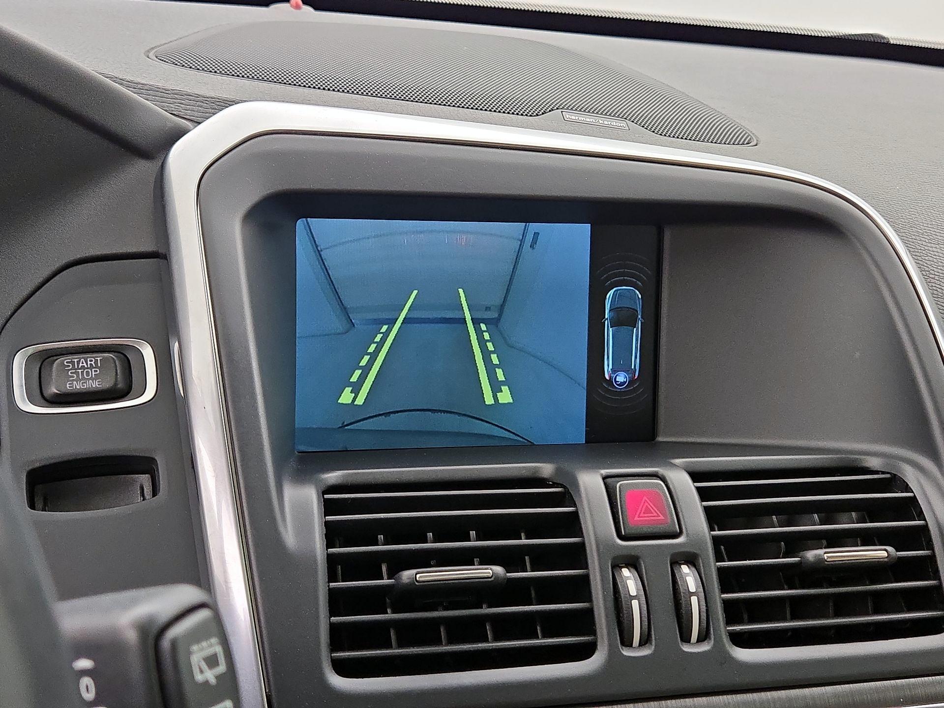 Thumbnail: 2016 Volvo XC60 - 15