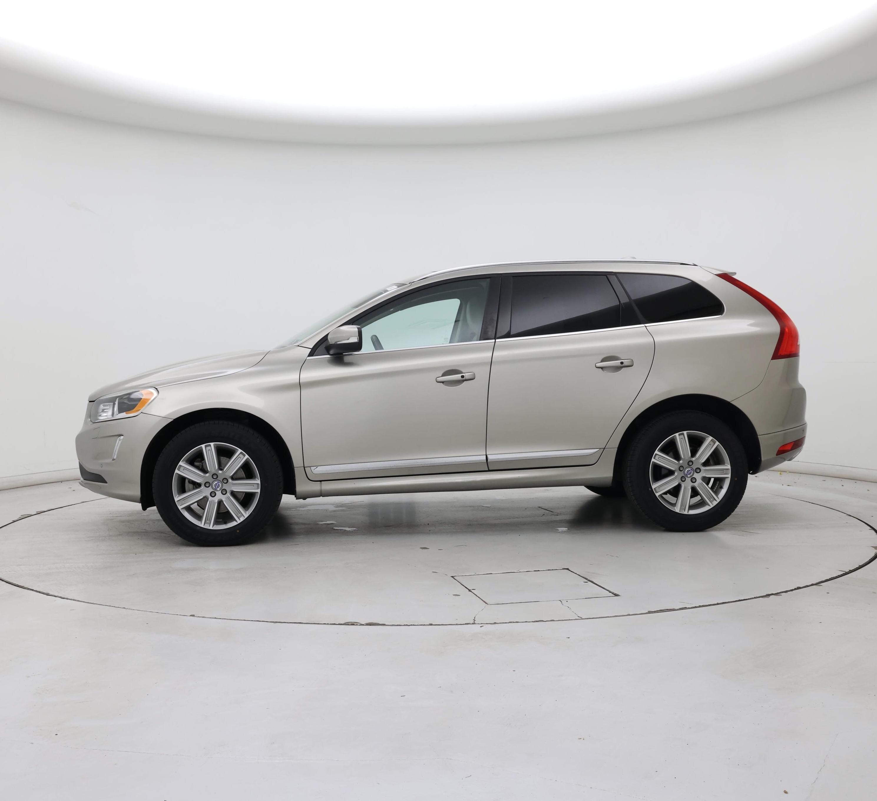 Thumbnail: 2016 Volvo XC60 - 3
