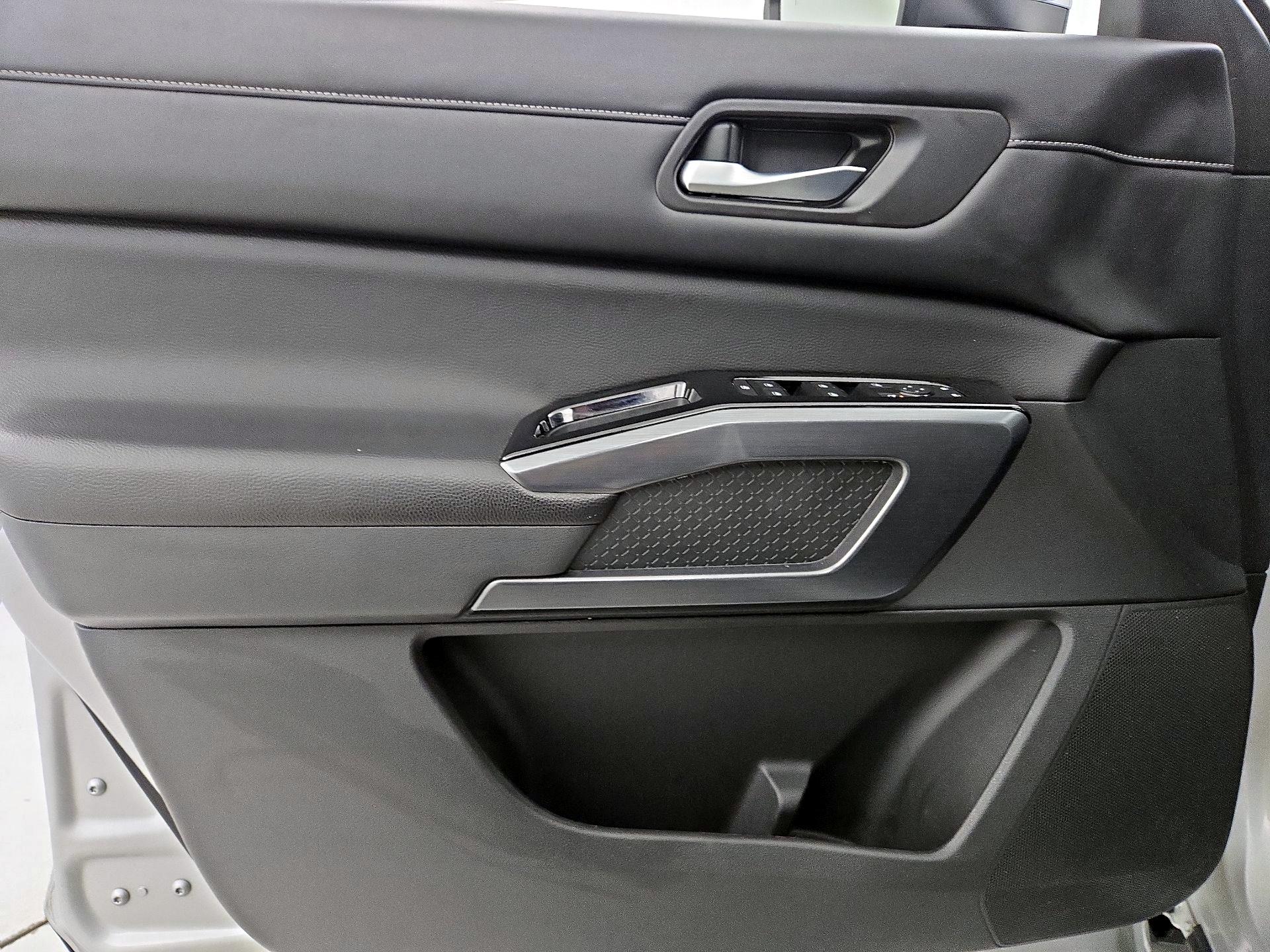 Thumbnail: 2023 Nissan Pathfinder - 12