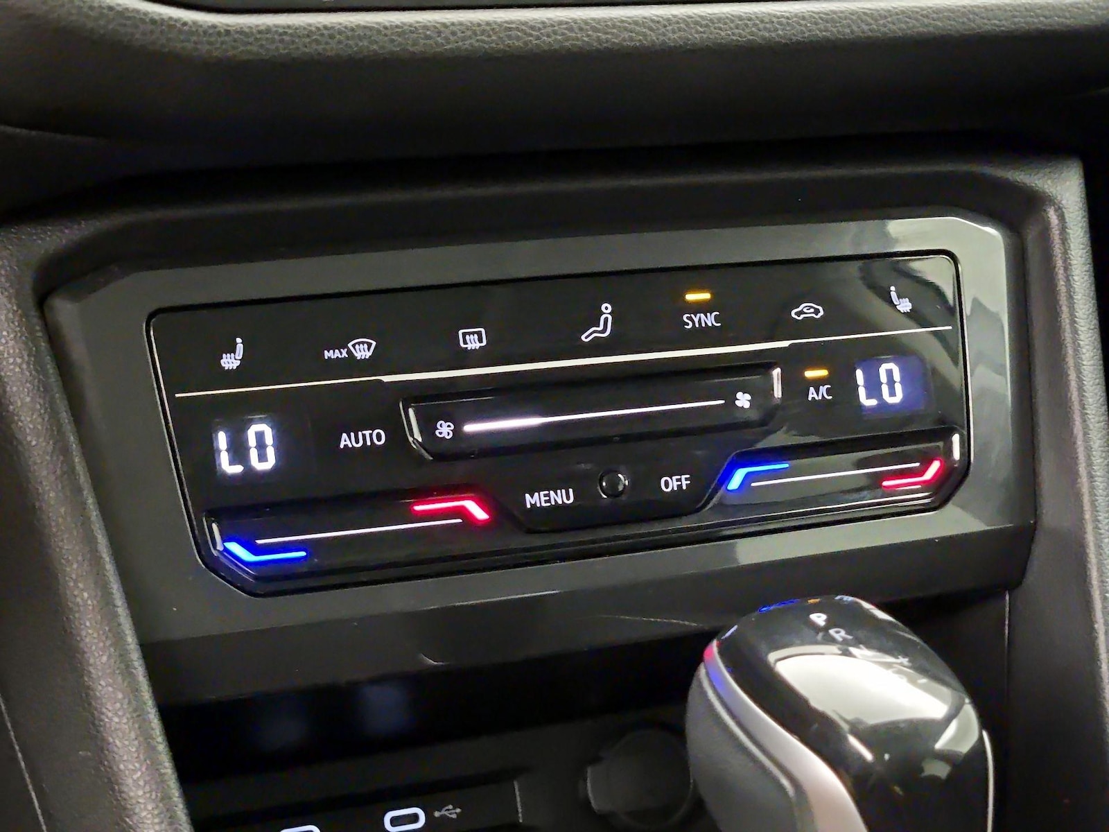2022 Volkswagen Tiguan SE - Photo 17