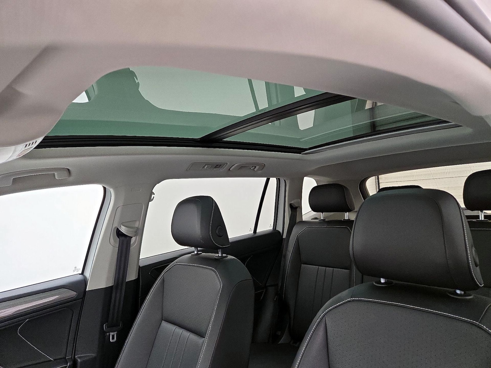 2022 Volkswagen Tiguan SE - Photo 20