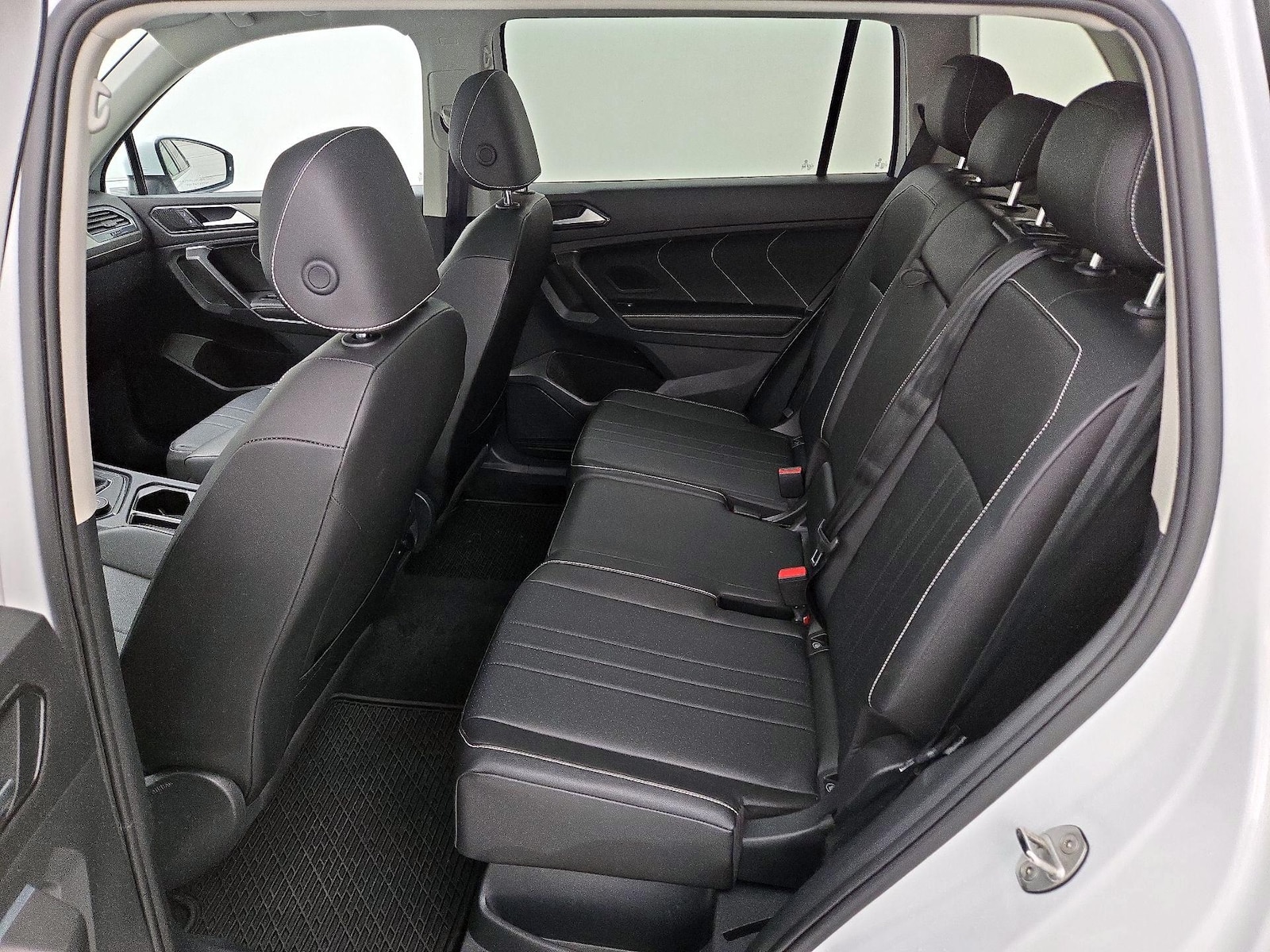 2022 Volkswagen Tiguan SE - Photo 21