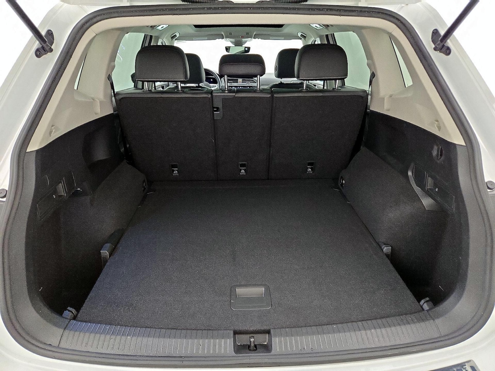 2022 Volkswagen Tiguan SE - Photo 22