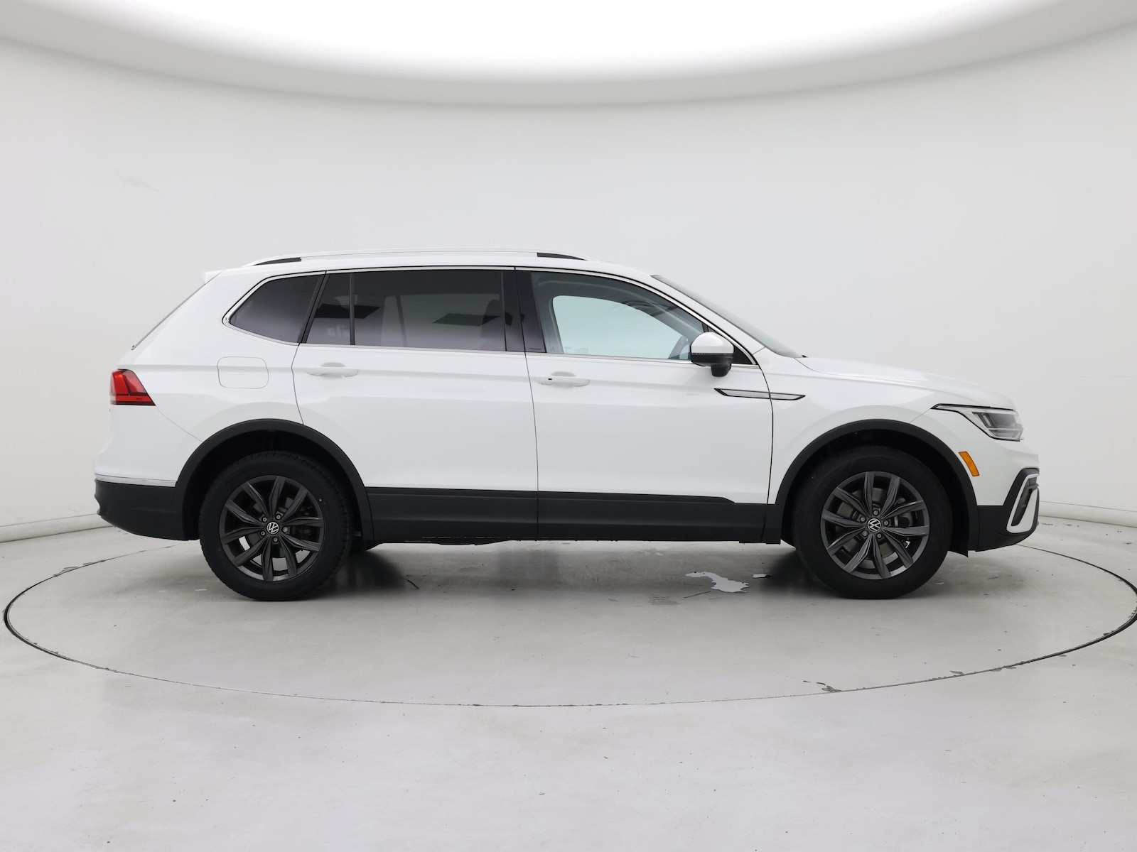 2022 Volkswagen Tiguan SE - Photo 8