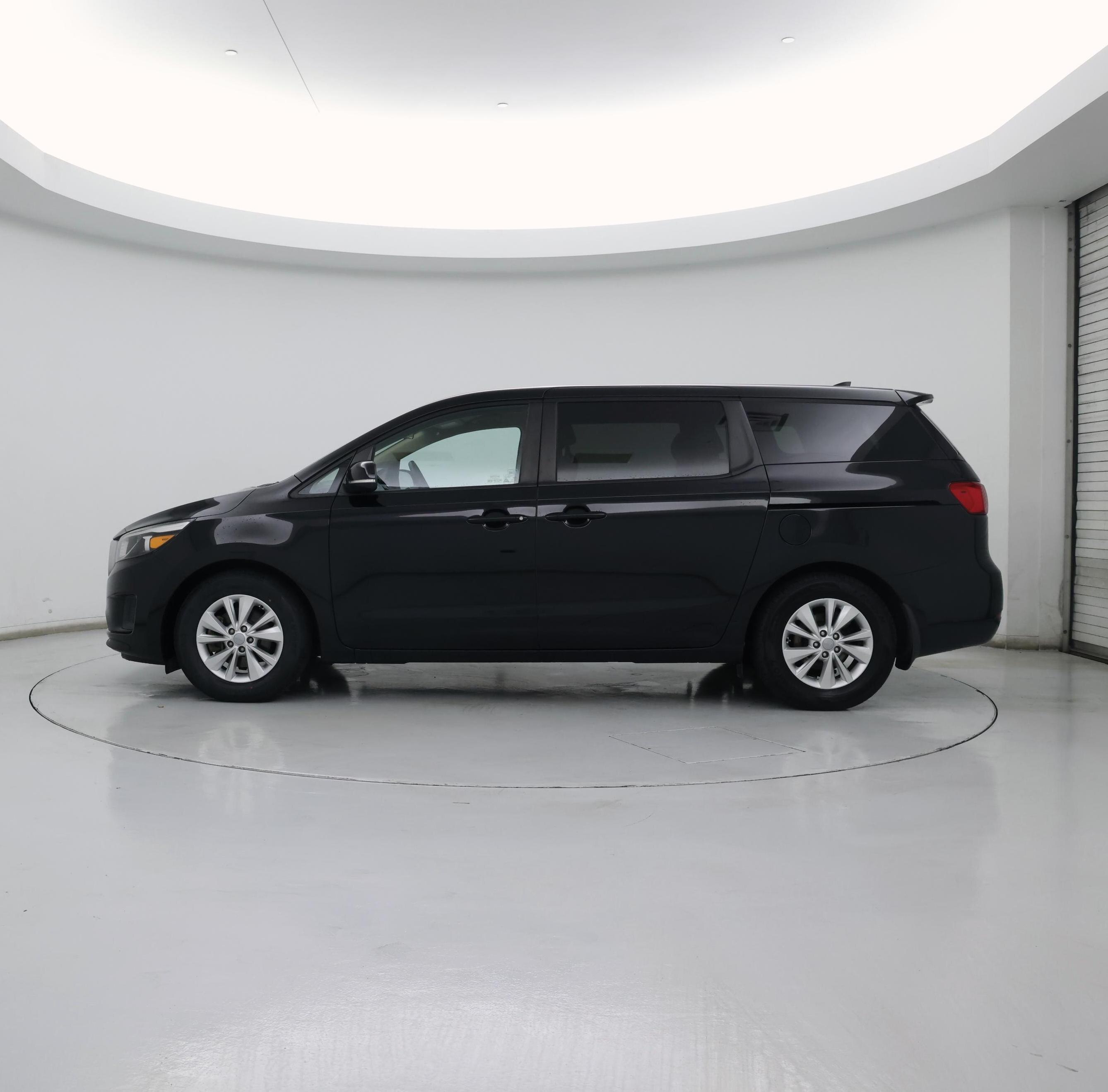 Thumbnail: 2018 Kia Sedona - 3