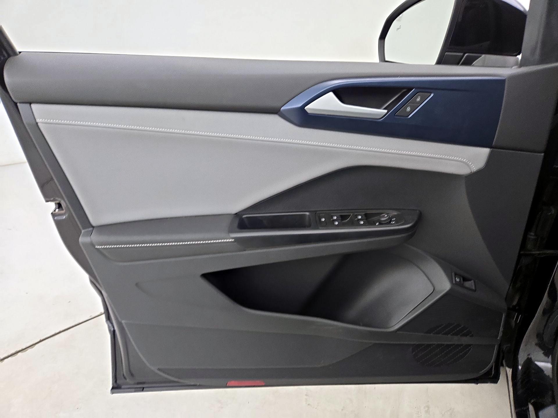 Thumbnail: 2024 Volkswagen Taos - 12