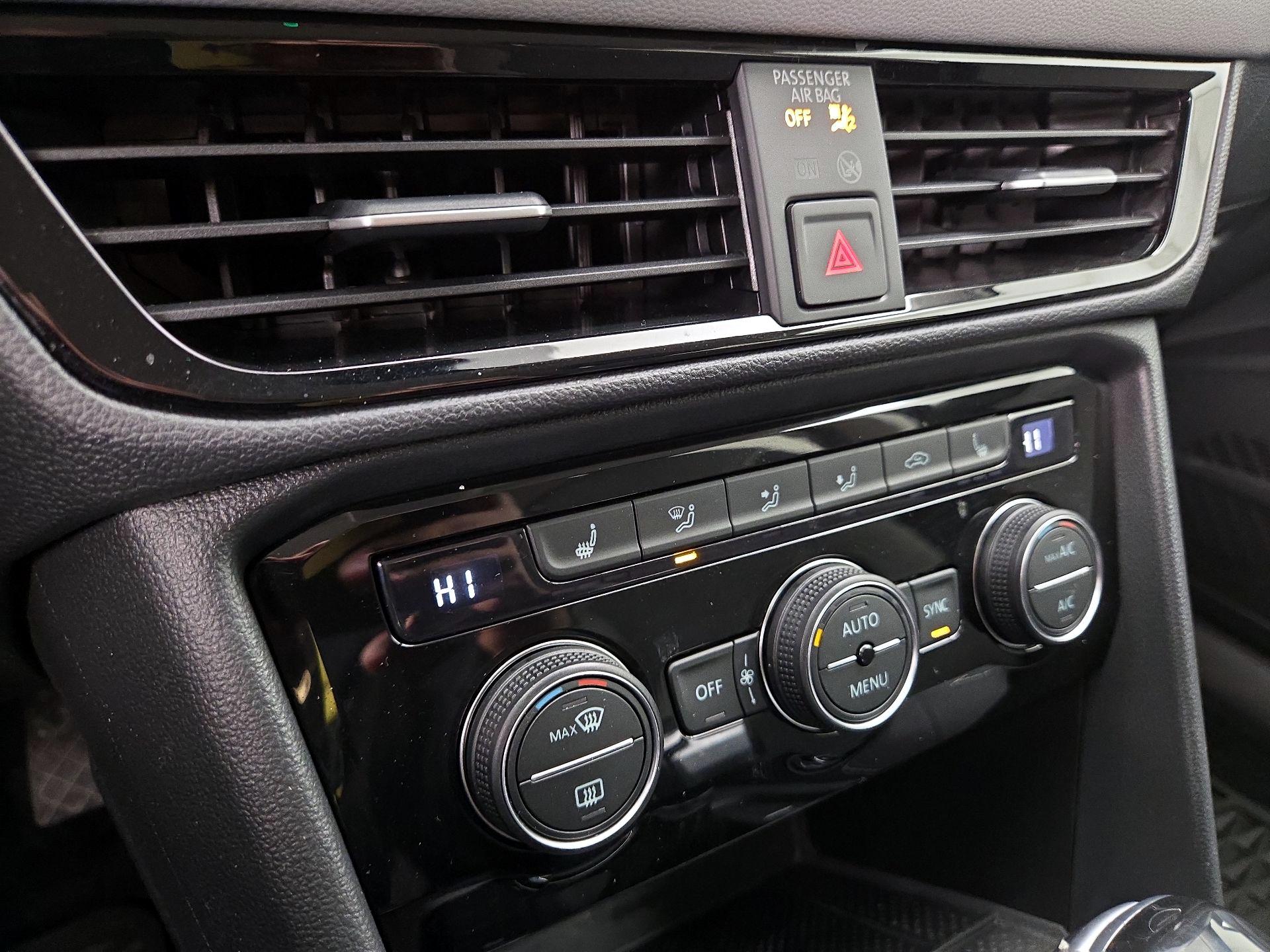 Thumbnail: 2024 Volkswagen Taos - 16