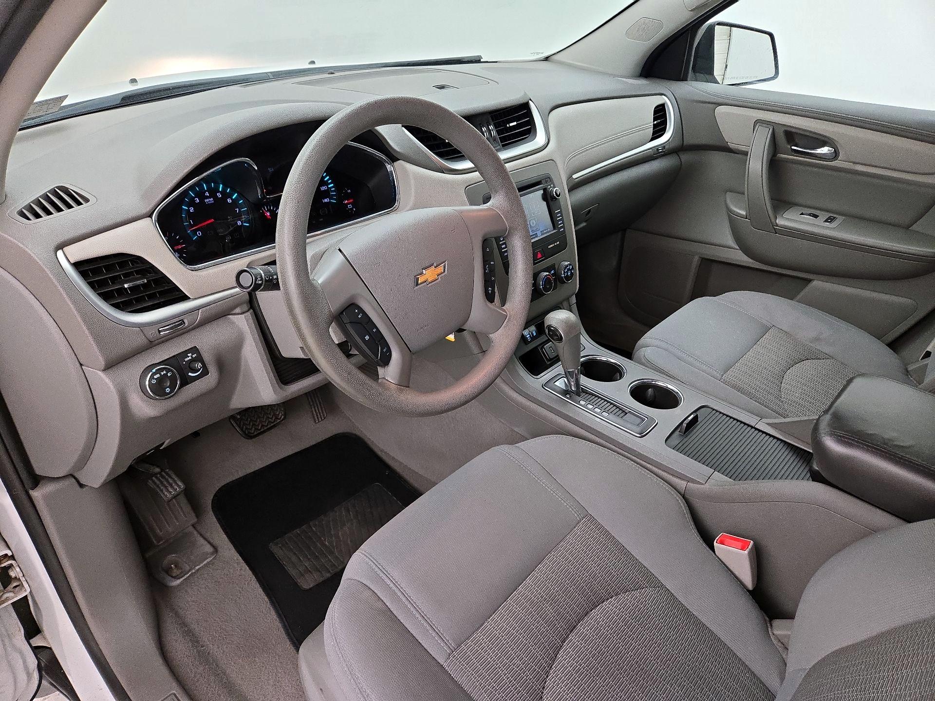 Thumbnail: 2017 Chevrolet Traverse - 11
