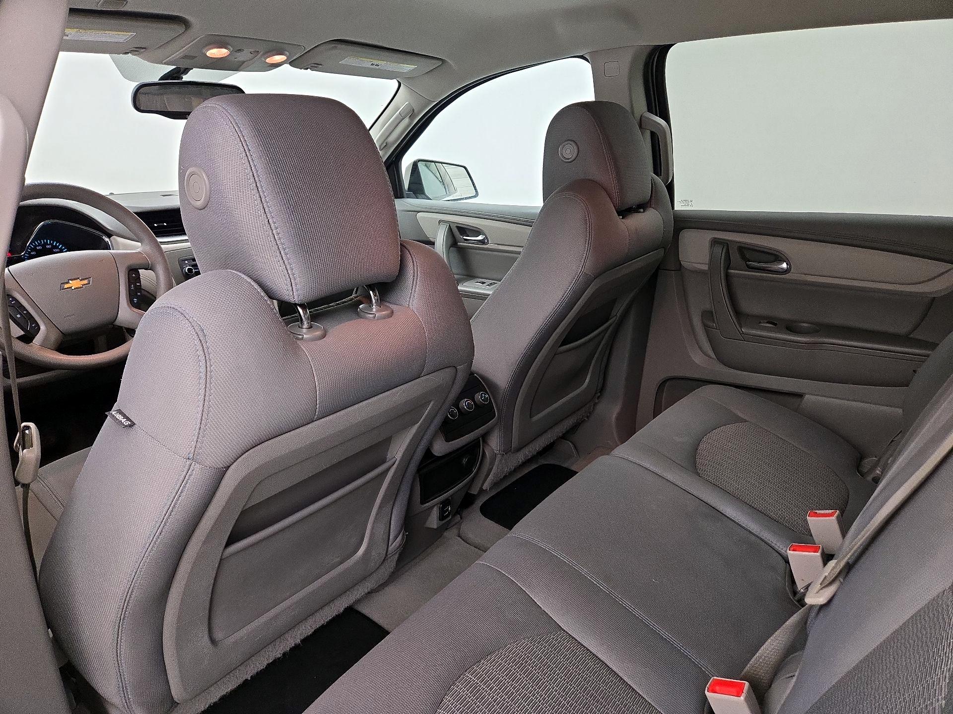 Thumbnail: 2017 Chevrolet Traverse - 19