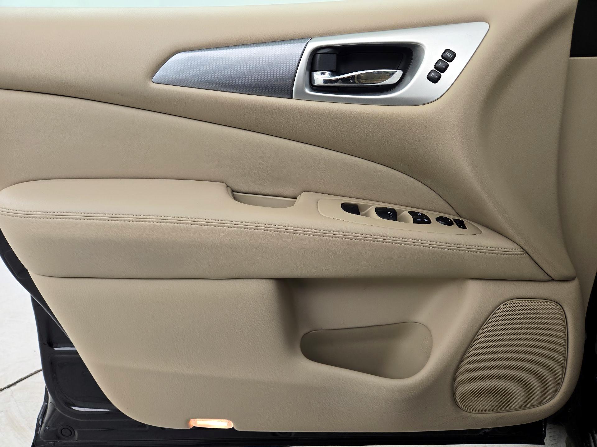 Thumbnail: 2020 Nissan Pathfinder - 12