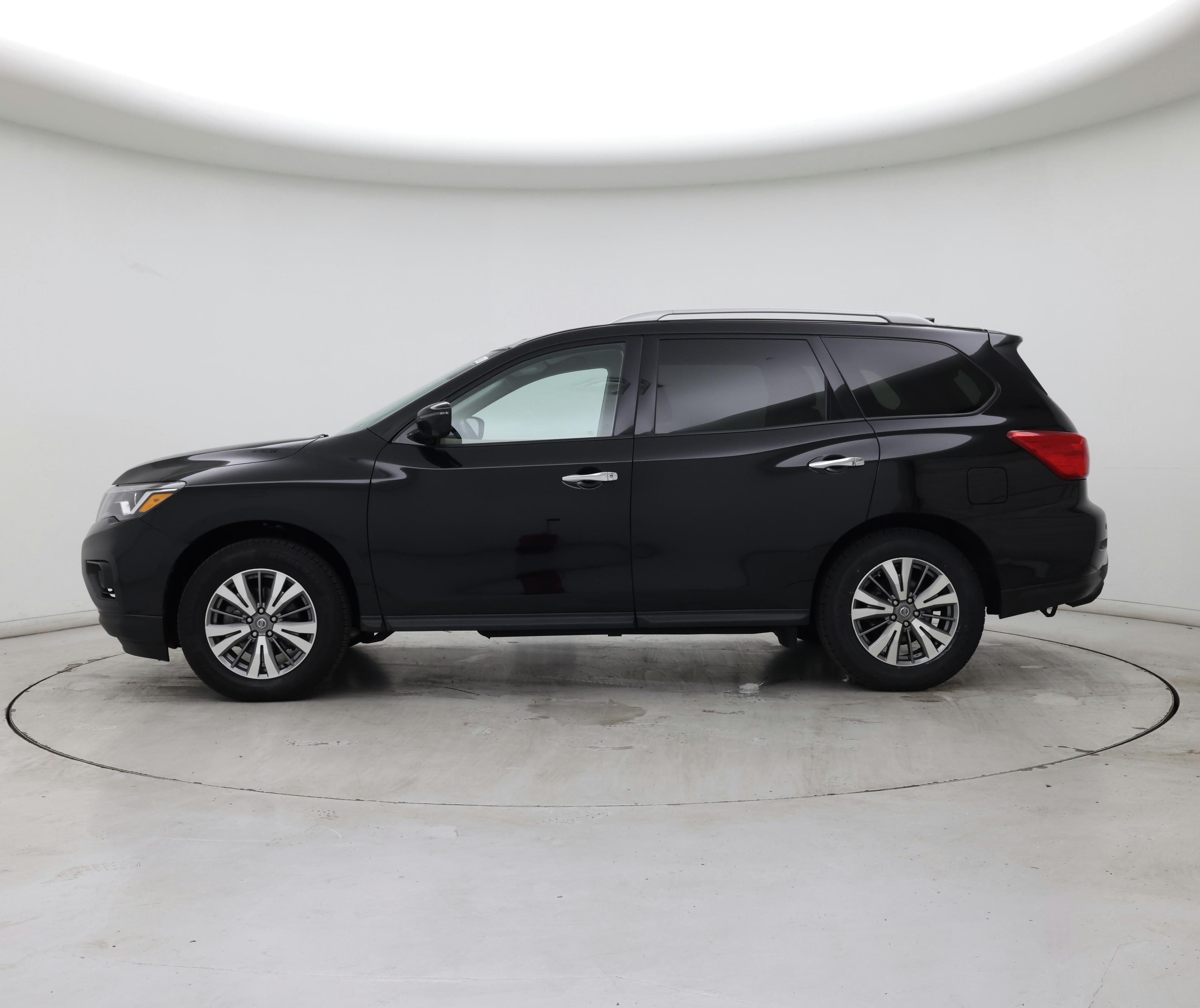 Thumbnail: 2020 Nissan Pathfinder - 3